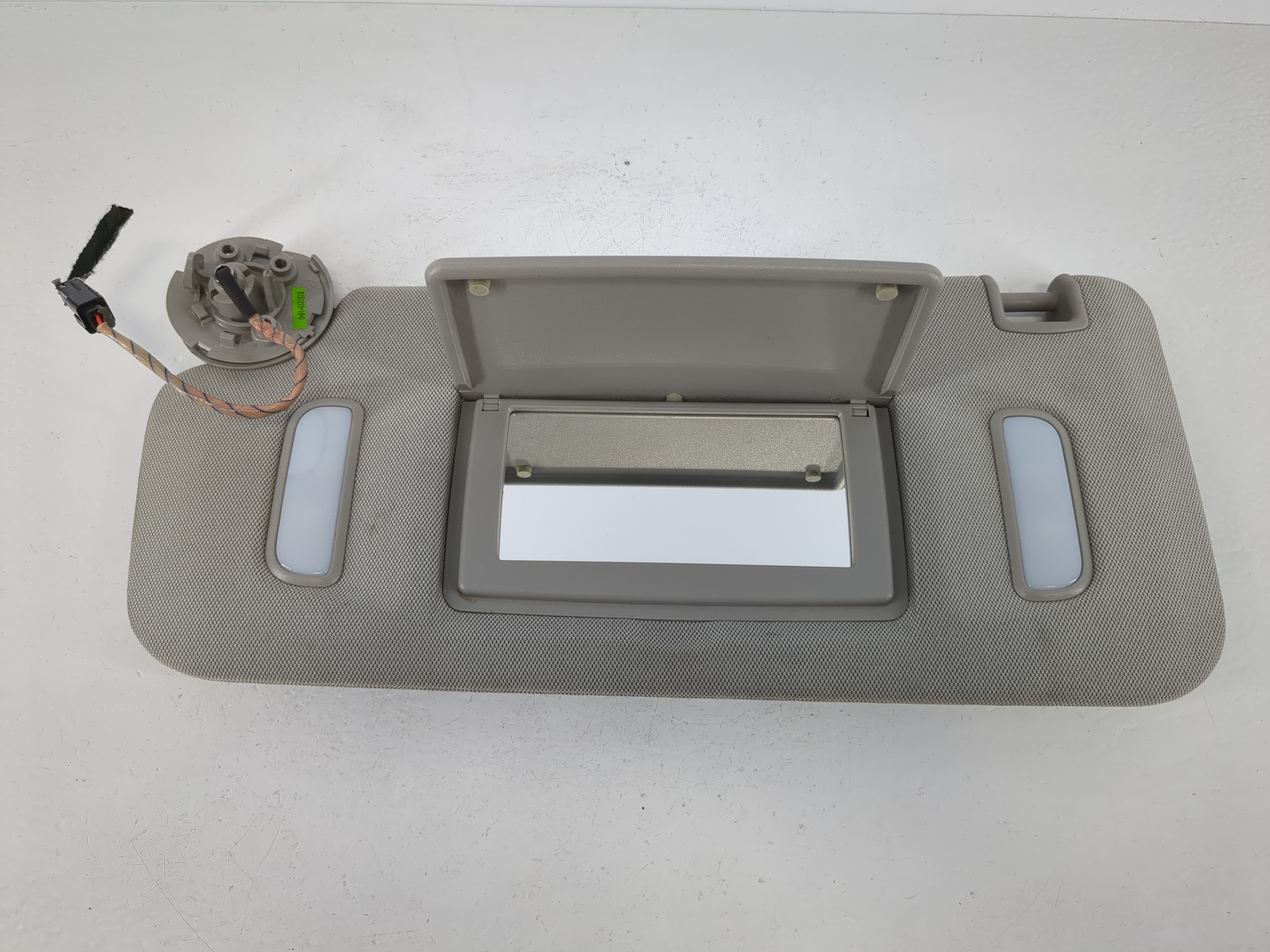 2013-2021 Buick Encore Driver Sun Visor Mirror Left Sunvisor Light Gray 1093711 - Oemusedautoparts1.com