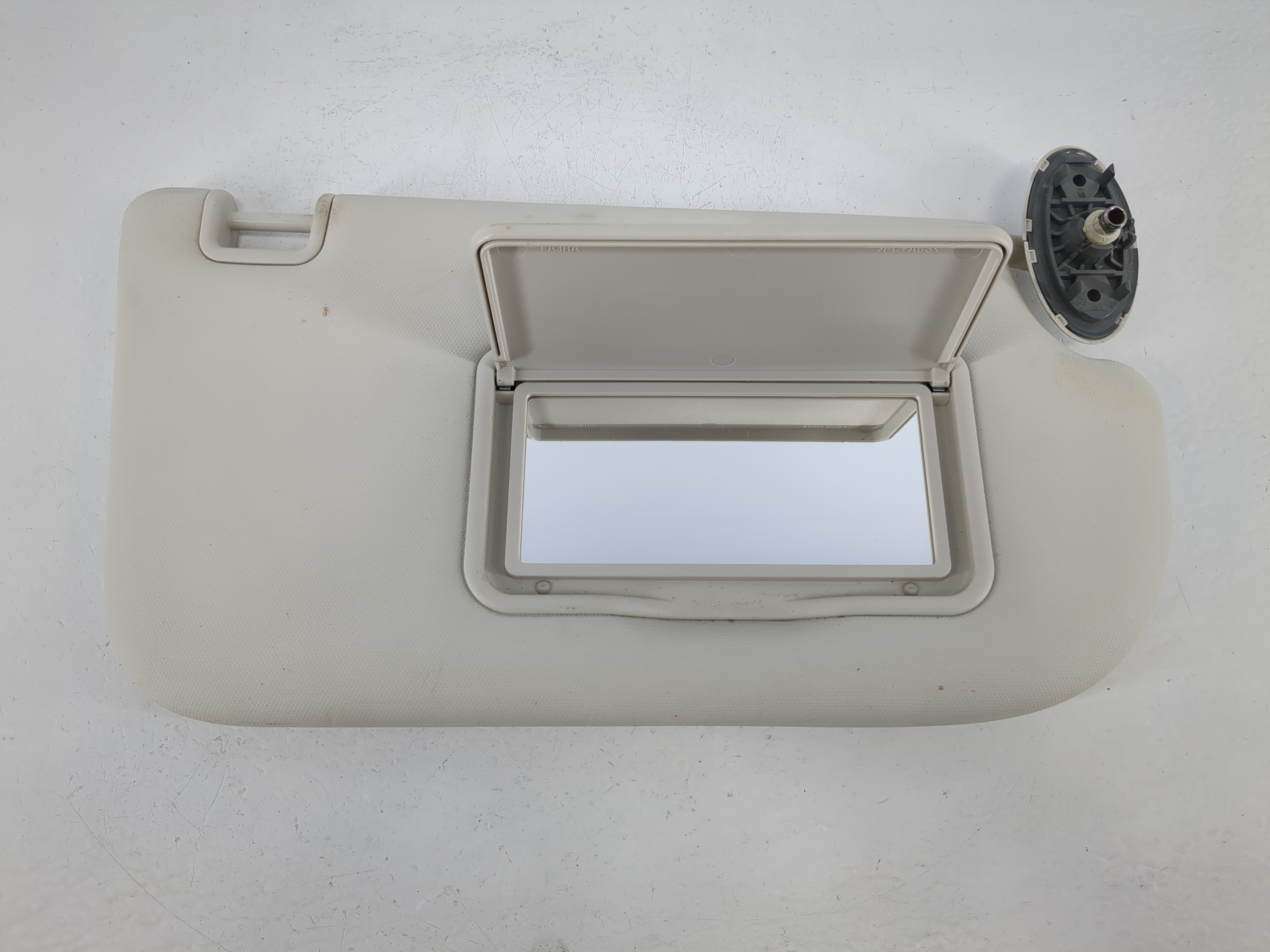 2013-2019 Ford Escape Passenger Sun Visor Mirror Right Sunvisor Ivory 1093717 - Oemusedautoparts1.com