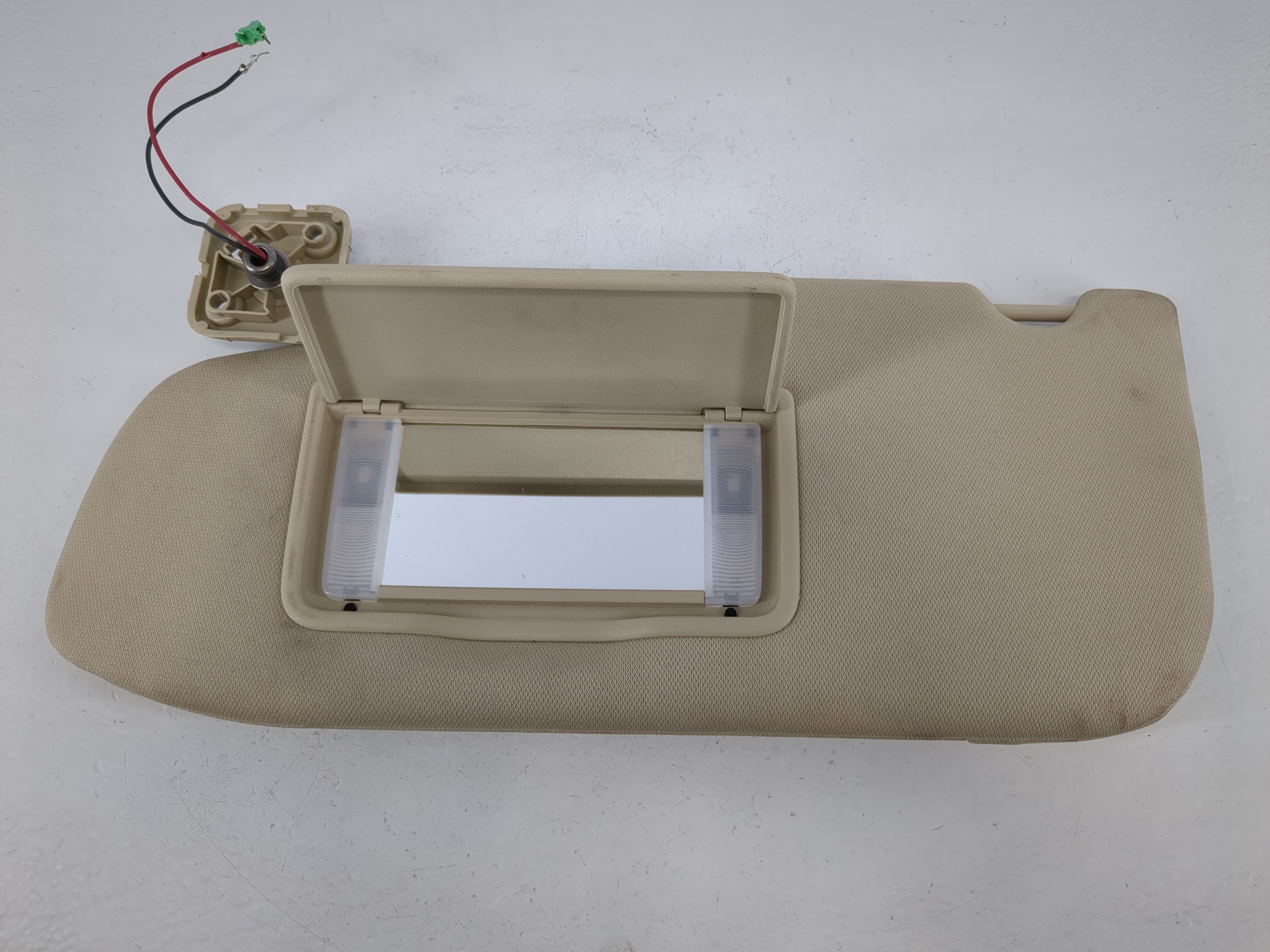 2013-2019 Lincoln Mkt Driver Sun Visor Mirror Left Sunvisor Light Beige 1093718 - Oemusedautoparts1.com