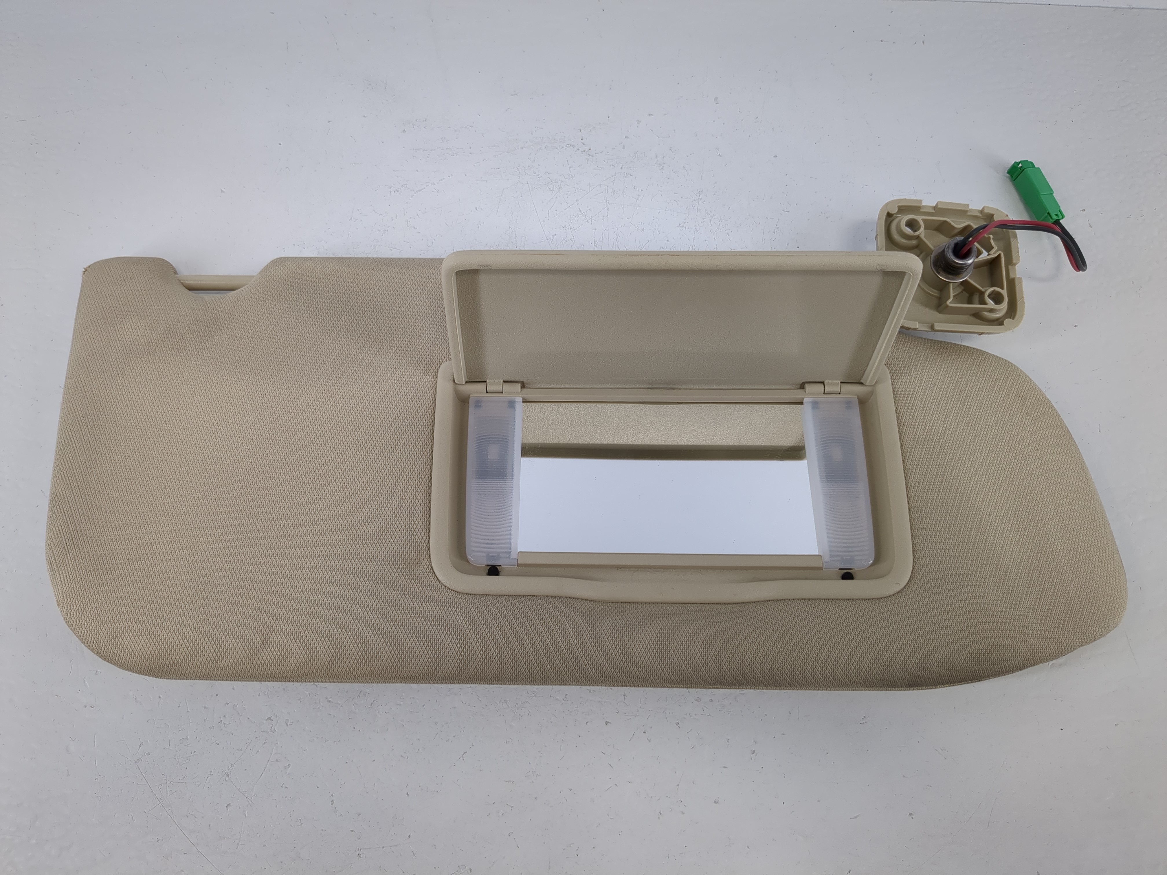 2013-2019 Lincoln Mkt Passenger Sun Visor Mirror Right Sunvisor 1093719 - Oemusedautoparts1.com