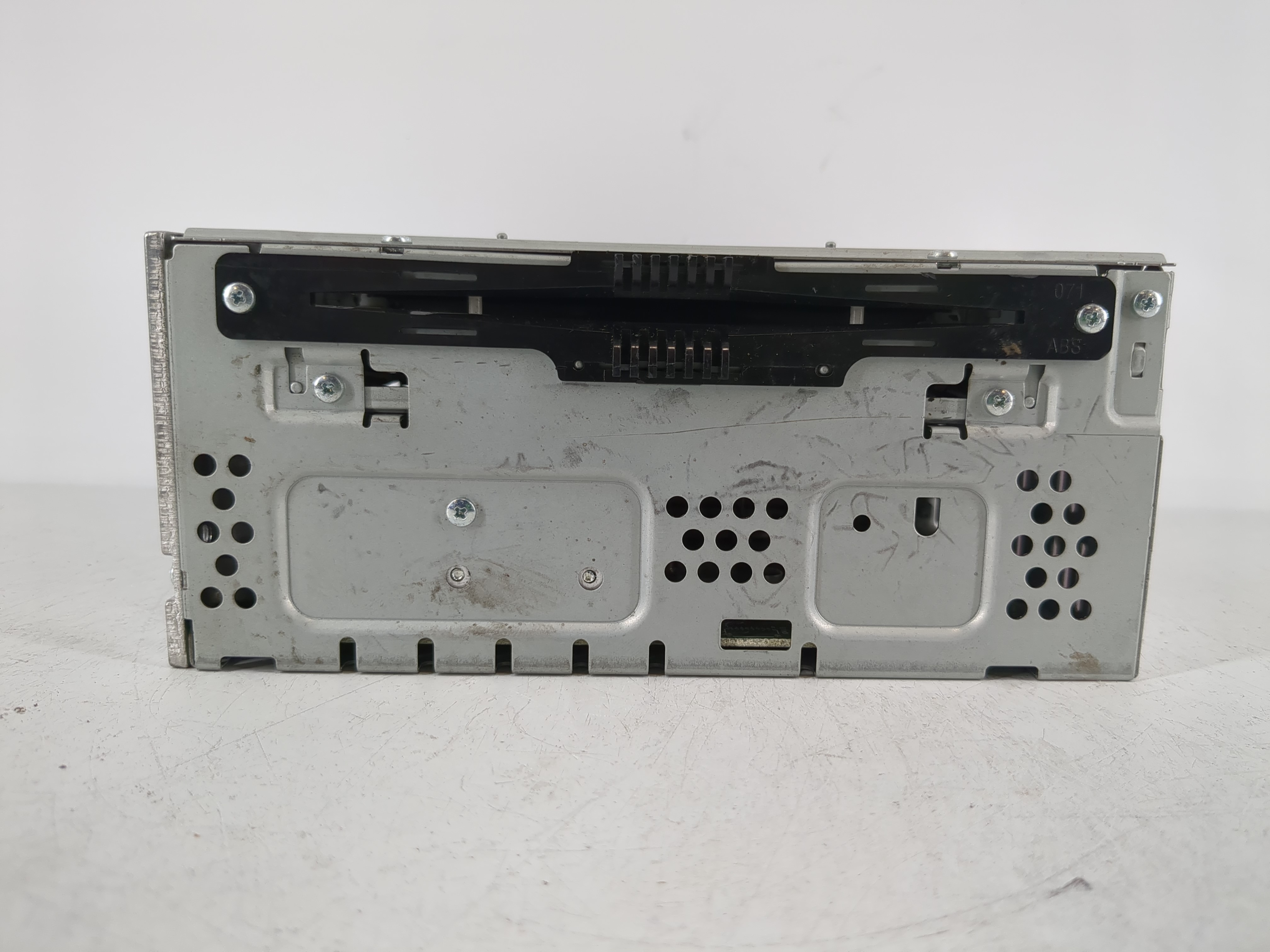 2013-2014 Ford Taurus Am Fm Cd Player Radio Receiver 1093790 - Oemusedautoparts1.com