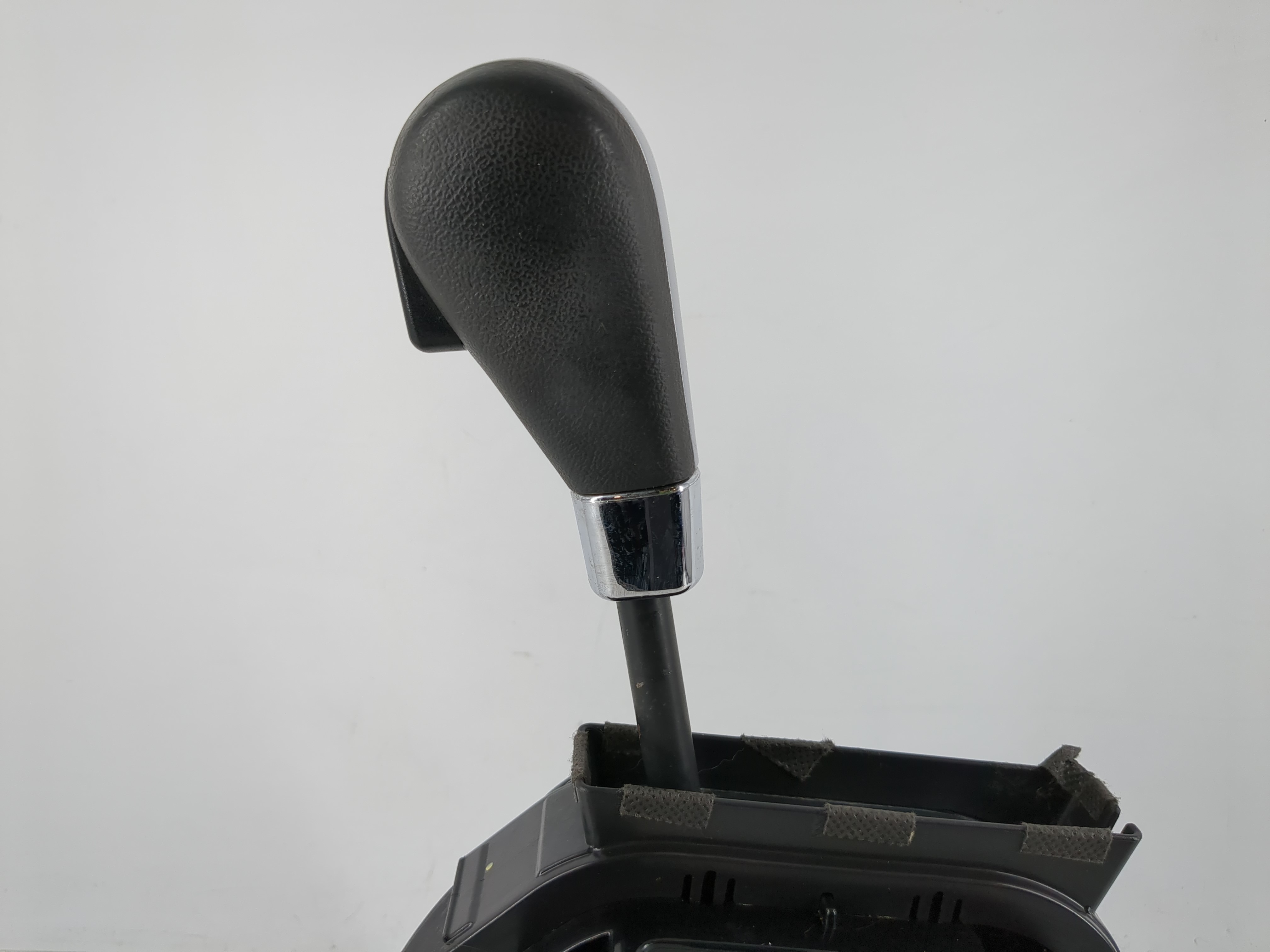 Picture of 2008 Pontiac Torrent Floor Console Assembly Shifter 1094088