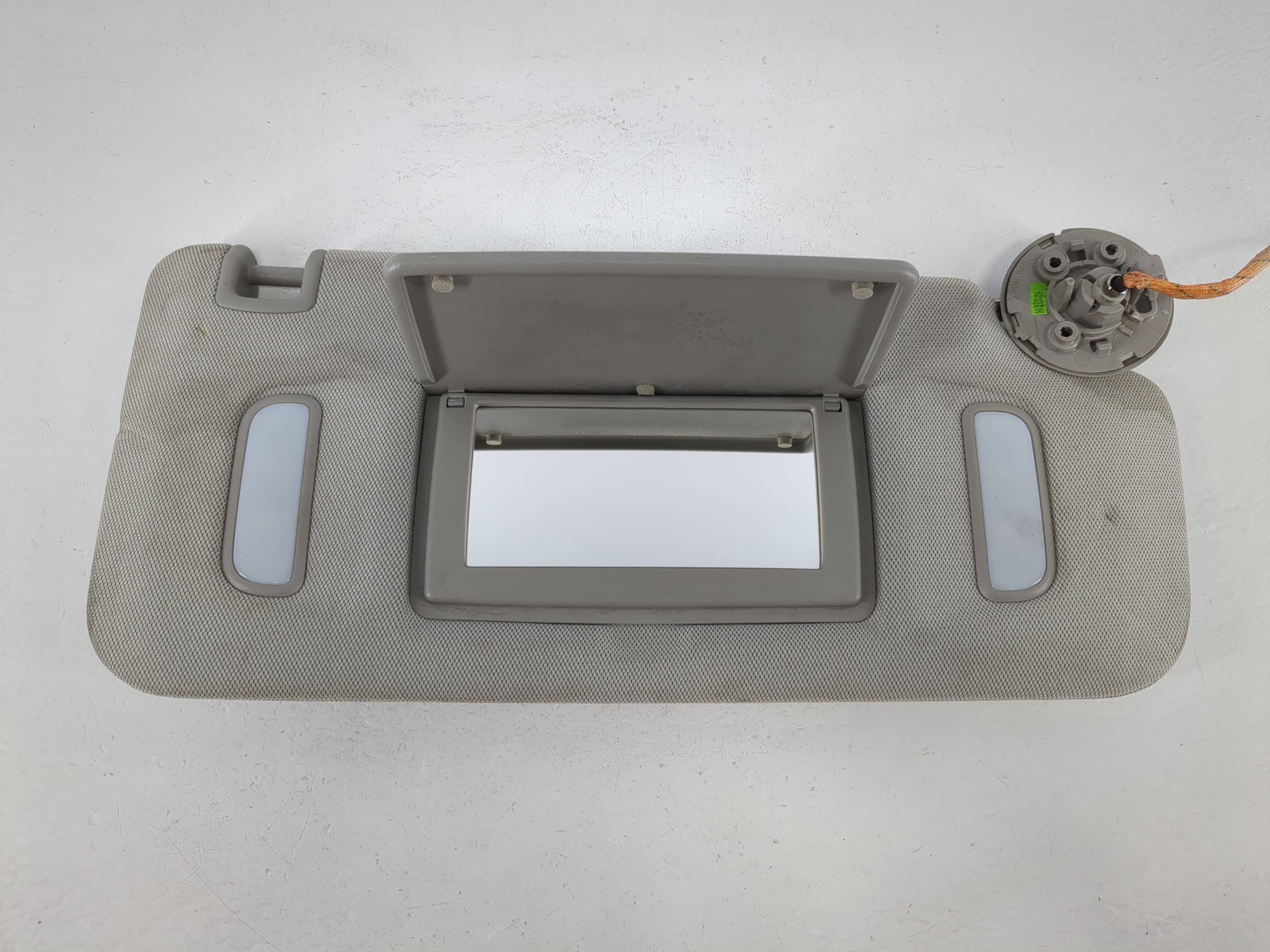 2010-2017 Chevrolet Equinox Passenger Sun Visor Mirror Right Sunvisor 1094603 - Oemusedautoparts1.com