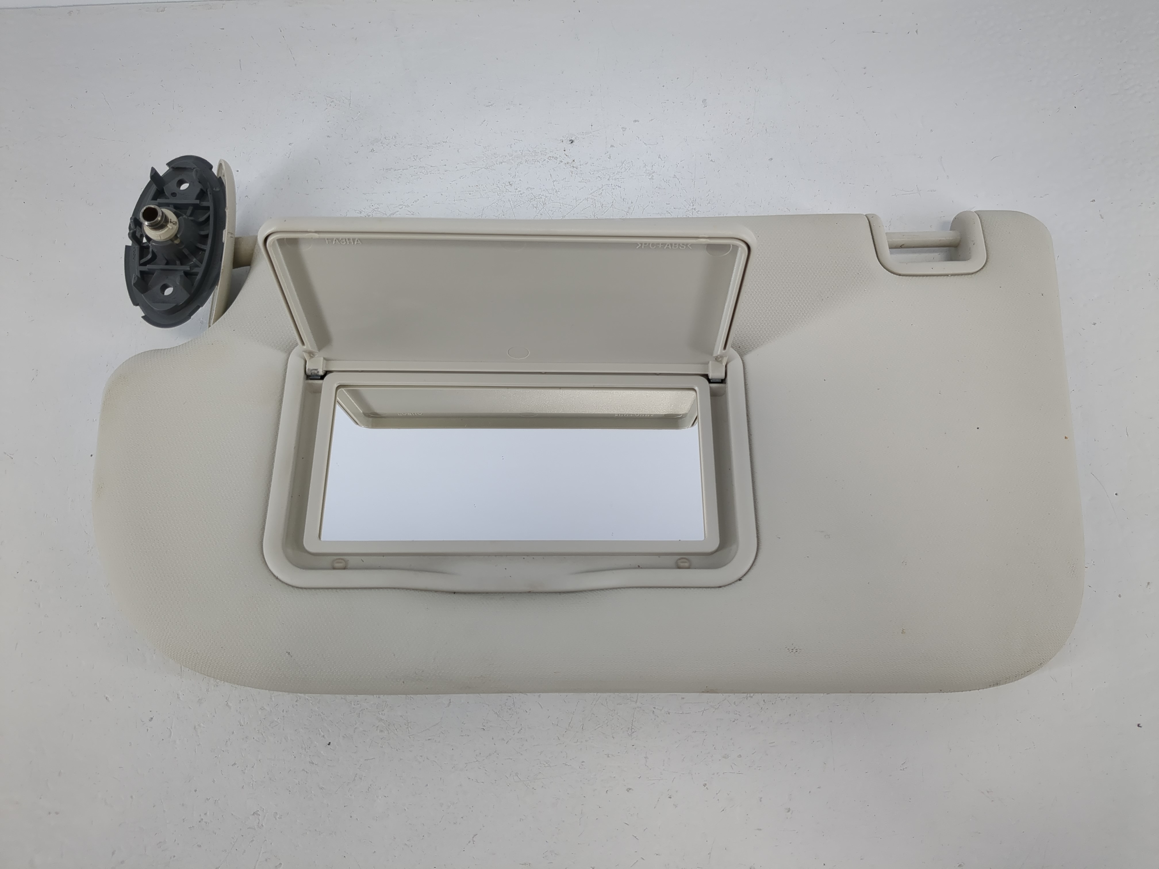 2013-2019 Ford Escape Driver Sun Visor Mirror Left Sunvisor Ivory 1094604 - Oemusedautoparts1.com