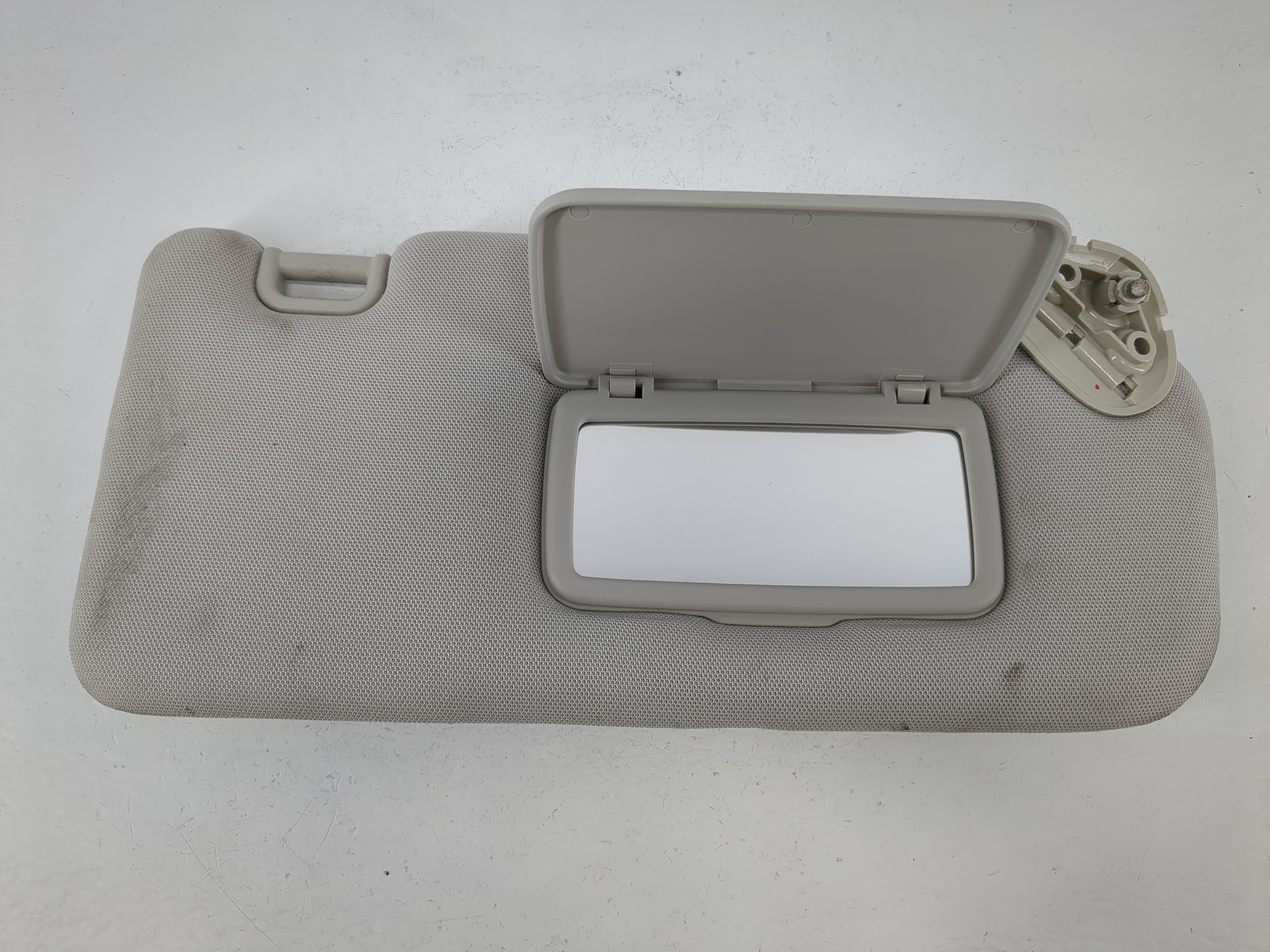 Subaru Xv Passenger Sun Visor Mirror Right Sunvisor Light Gray 1094606 - Oemusedautoparts1.com