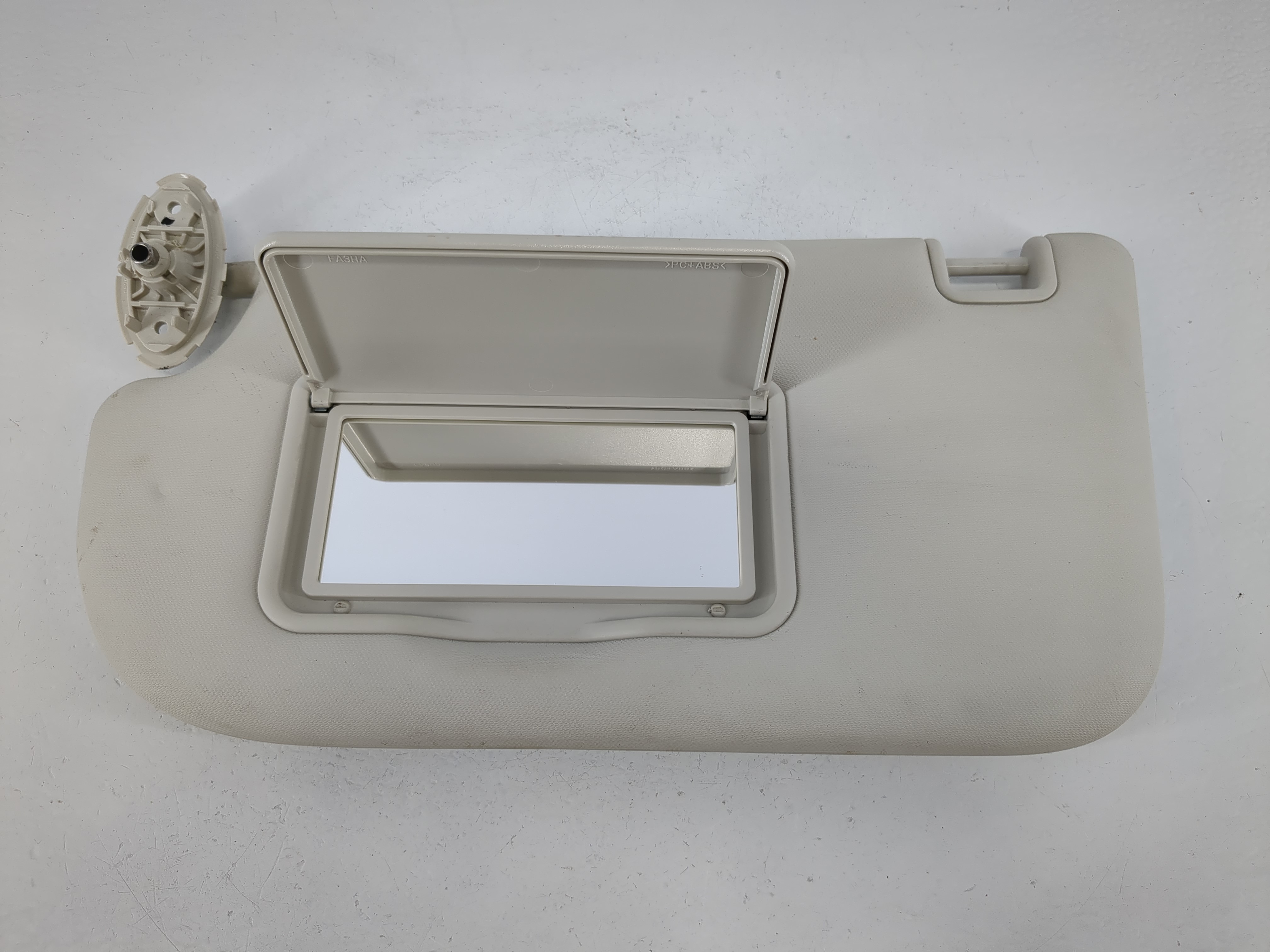 2013-2019 Ford Escape Driver Sun Visor Mirror Left Sunvisor Ivory 1094608 - Oemusedautoparts1.com