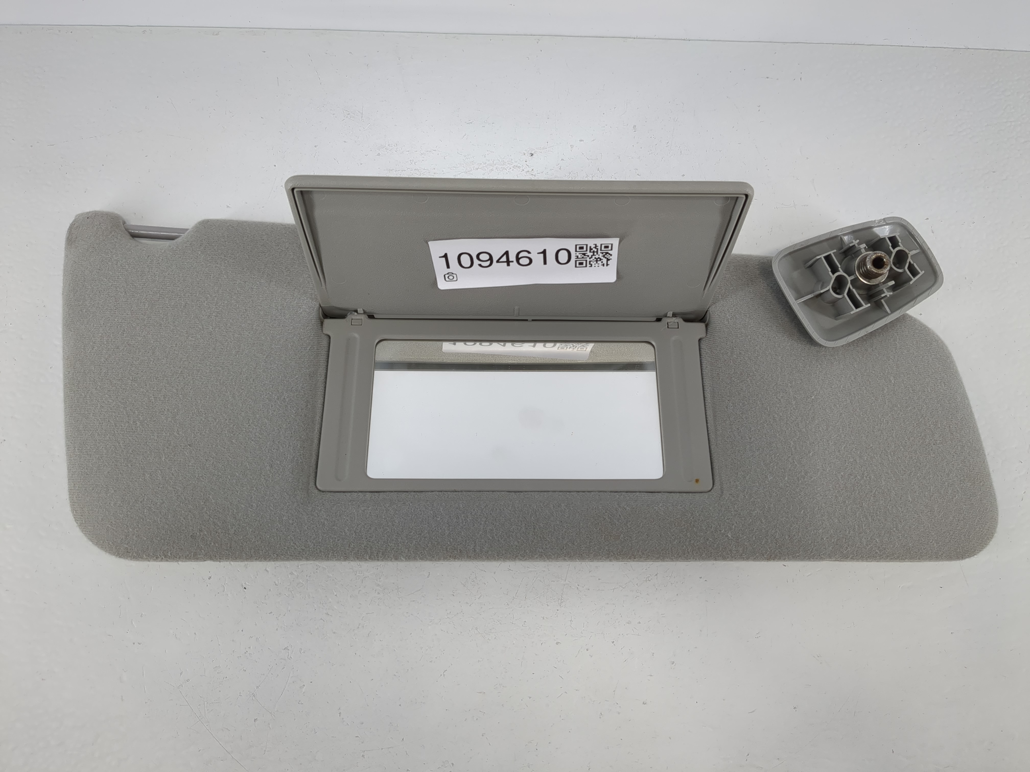 2004-2008 Ford F-150 Driver Sun Visor Mirror Left Sunvisor Gray 1094610 - Oemusedautoparts1.com