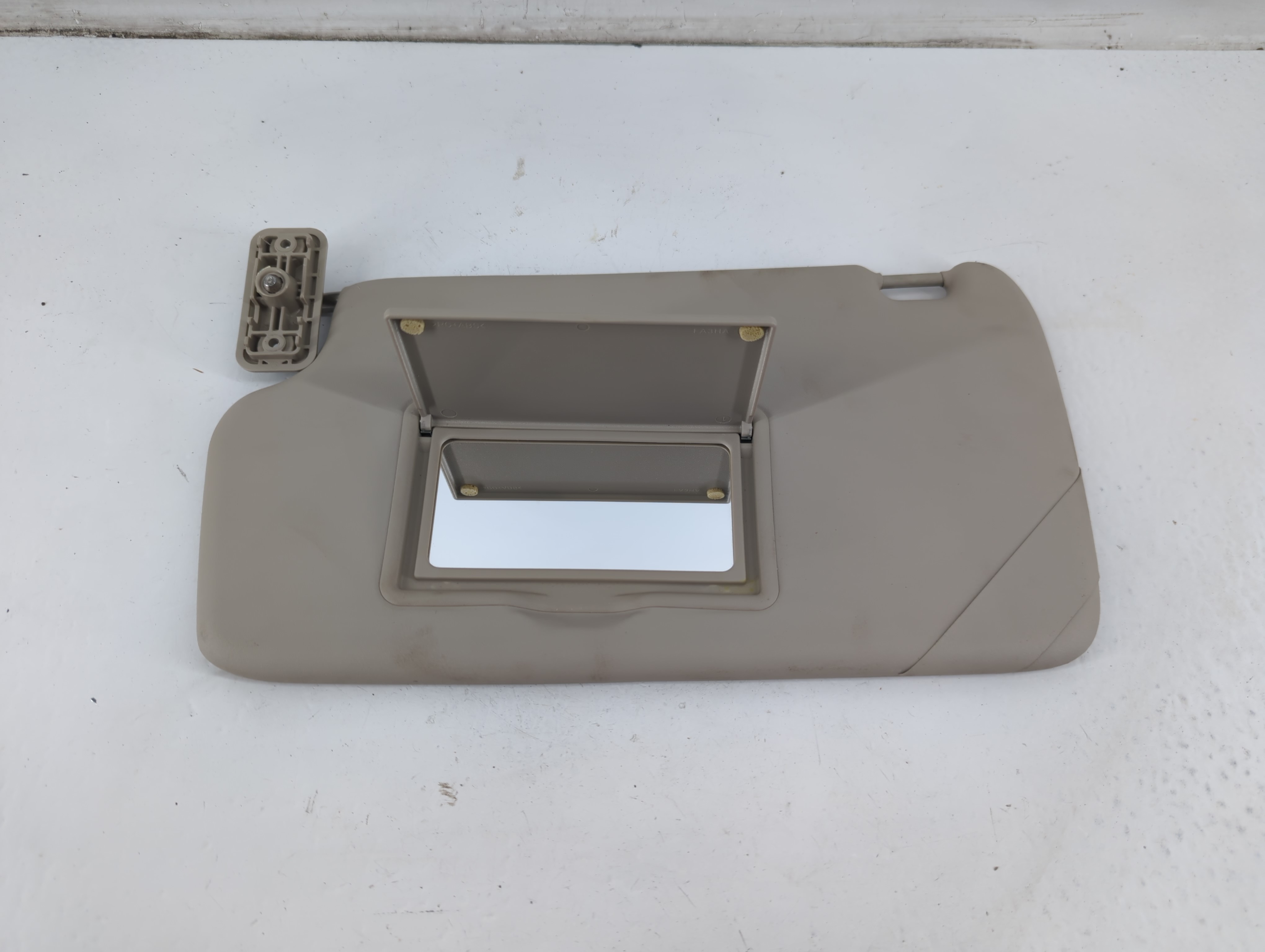 2011-2019 Ford Fiesta Driver Sun Visor Mirror Left Sunvisor Light Tan 1094644 - Oemusedautoparts1.com