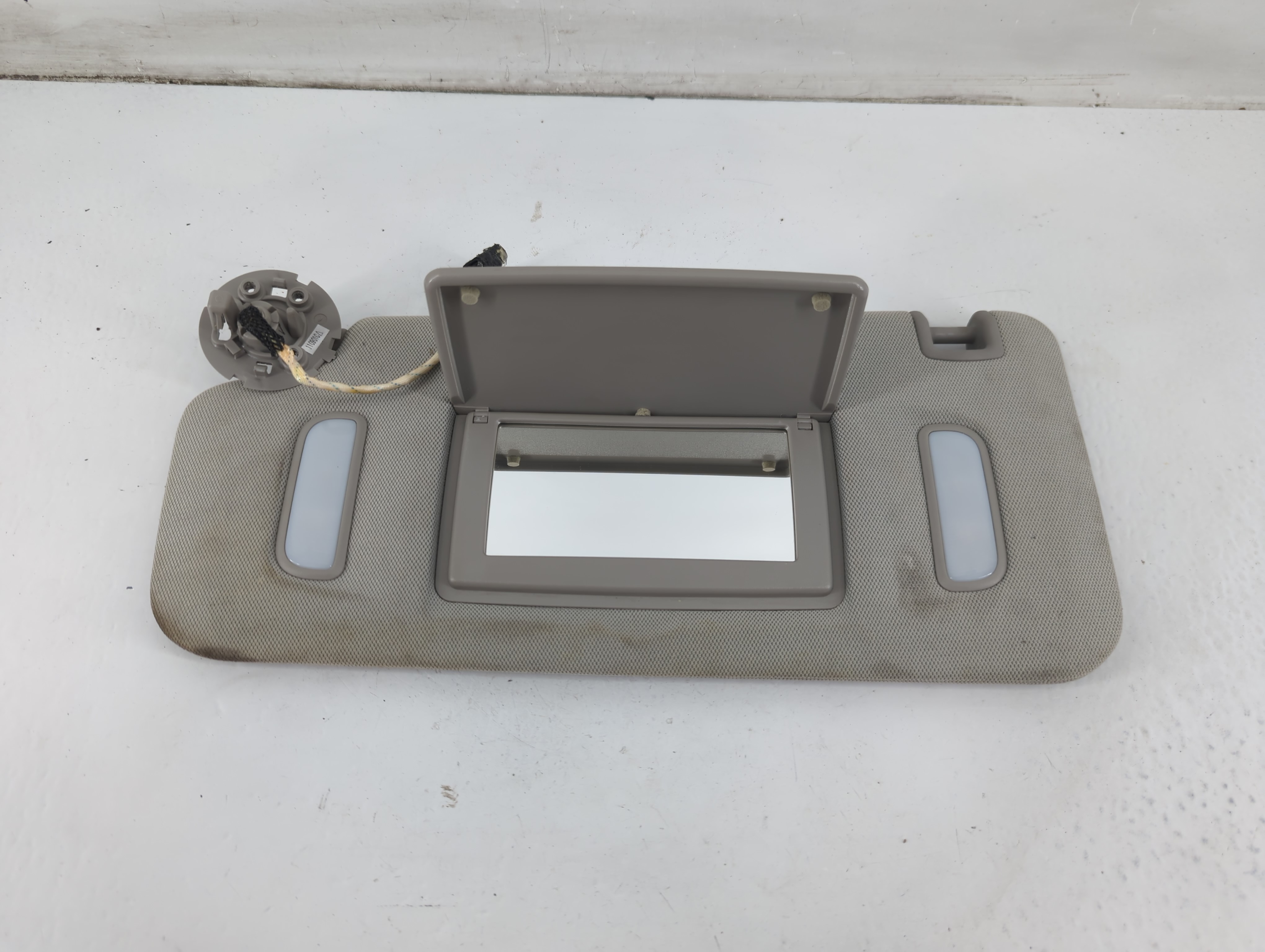 Picture of 2010-2017 Chevrolet Equinox Driver Sun Visor Mirror Left Sunvisor Grey 1094657