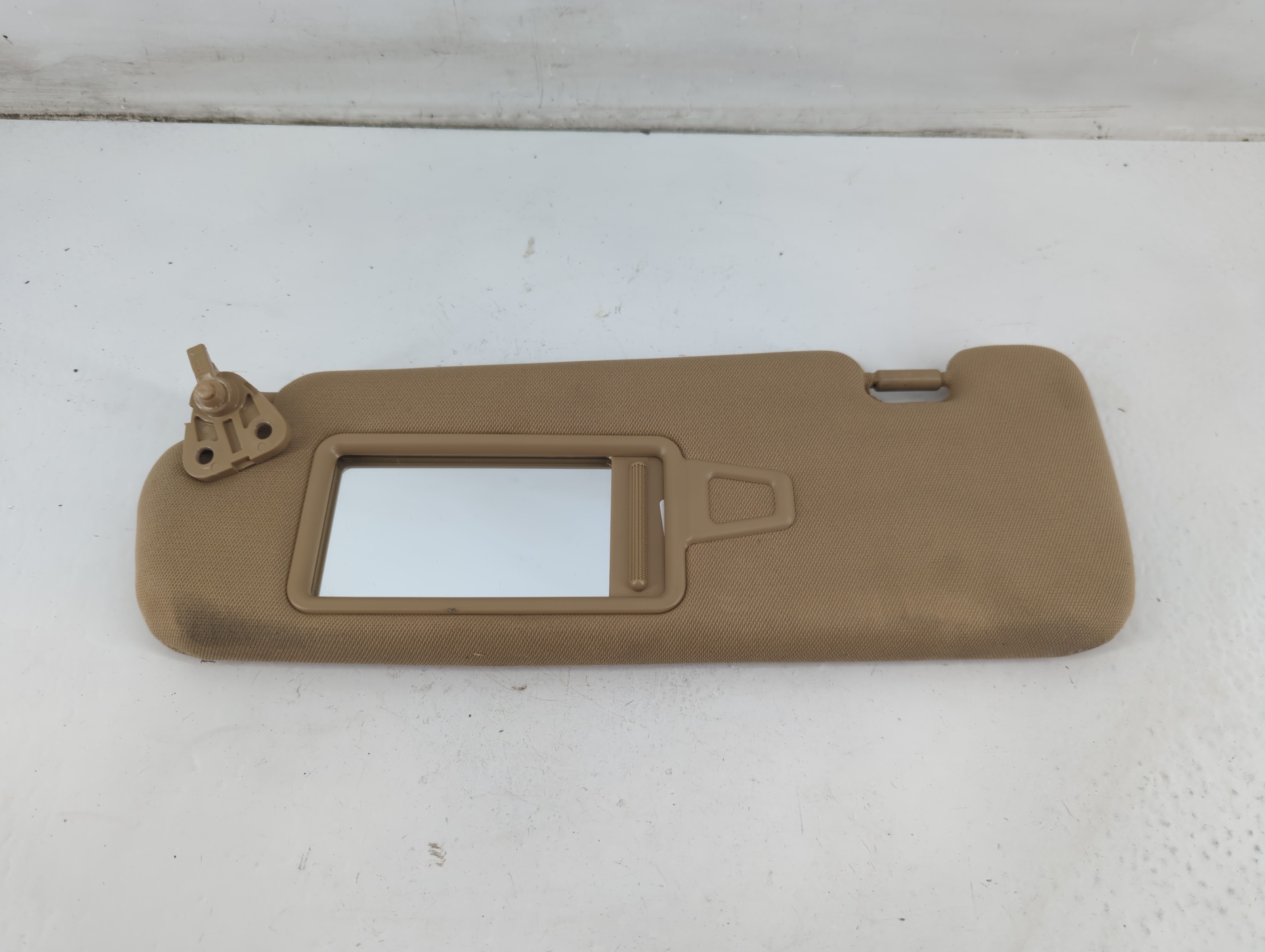 2012-2014 Hyundai Sonata Driver Sun Visor Mirror Left Sunvisor Tan 1094659 - Oemusedautoparts1.com