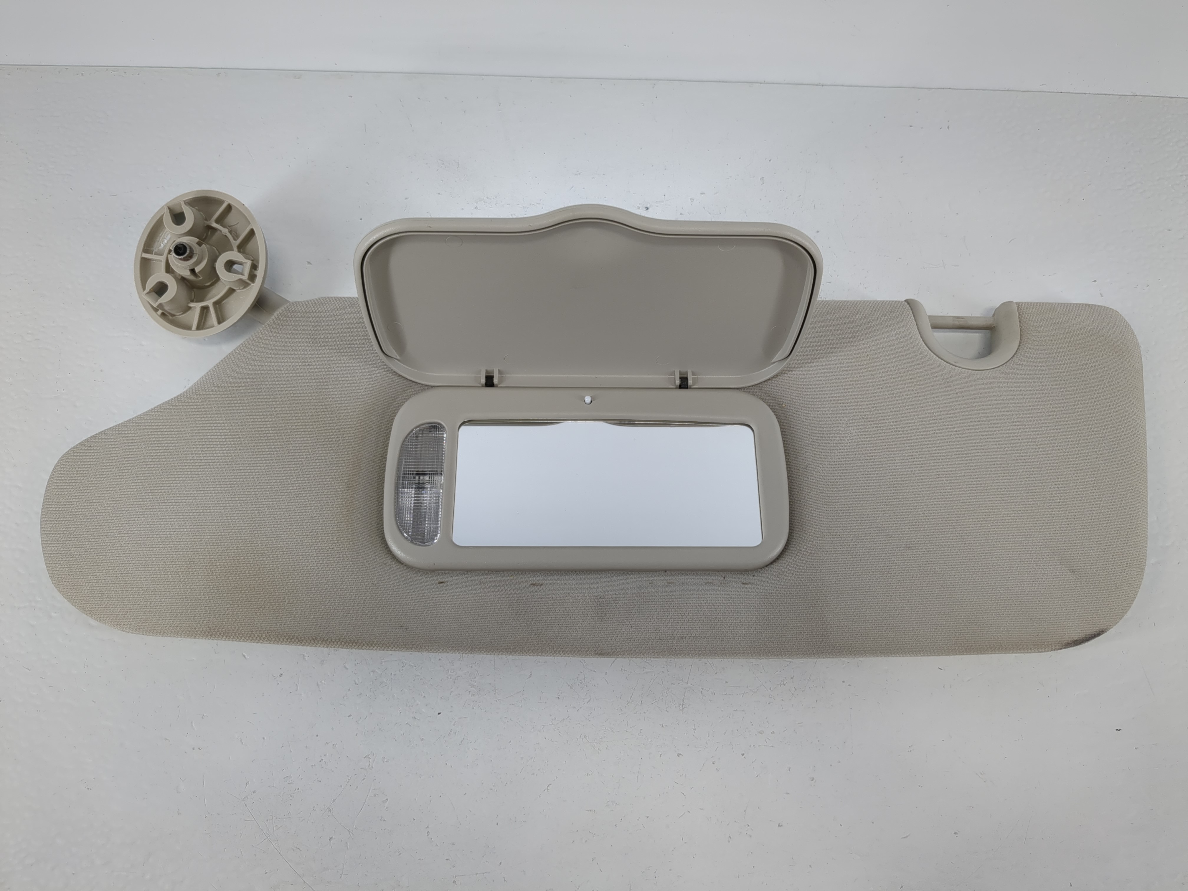 2011-2016 Chrysler Town & Country Driver Sun Visor Mirror Left Sunvisor 1094671 - Oemusedautoparts1.com