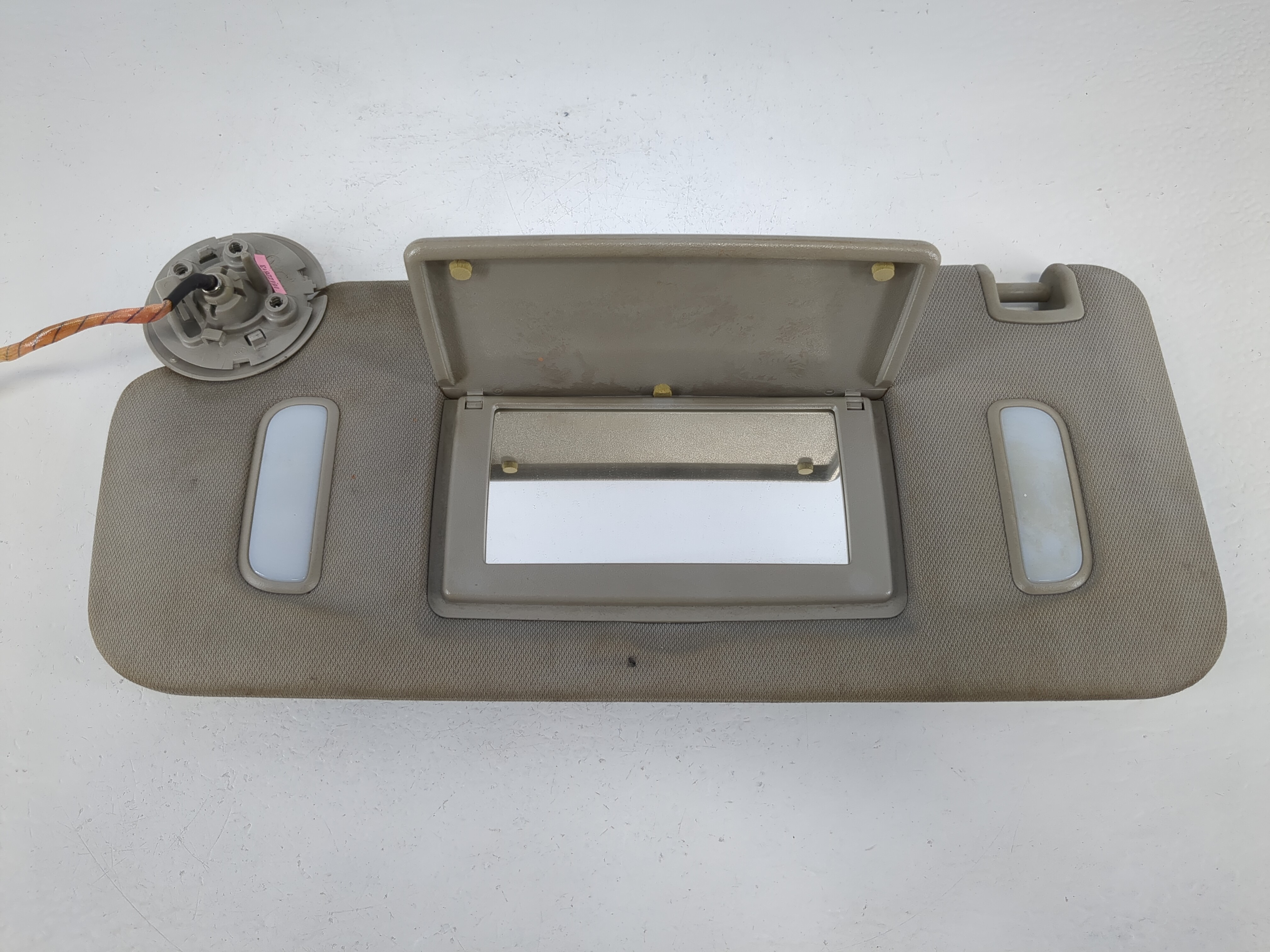 Chevrolet Traverse Driver Sun Visor Mirror Left Sunvisor Dark Gray 1094676 - Oemusedautoparts1.com