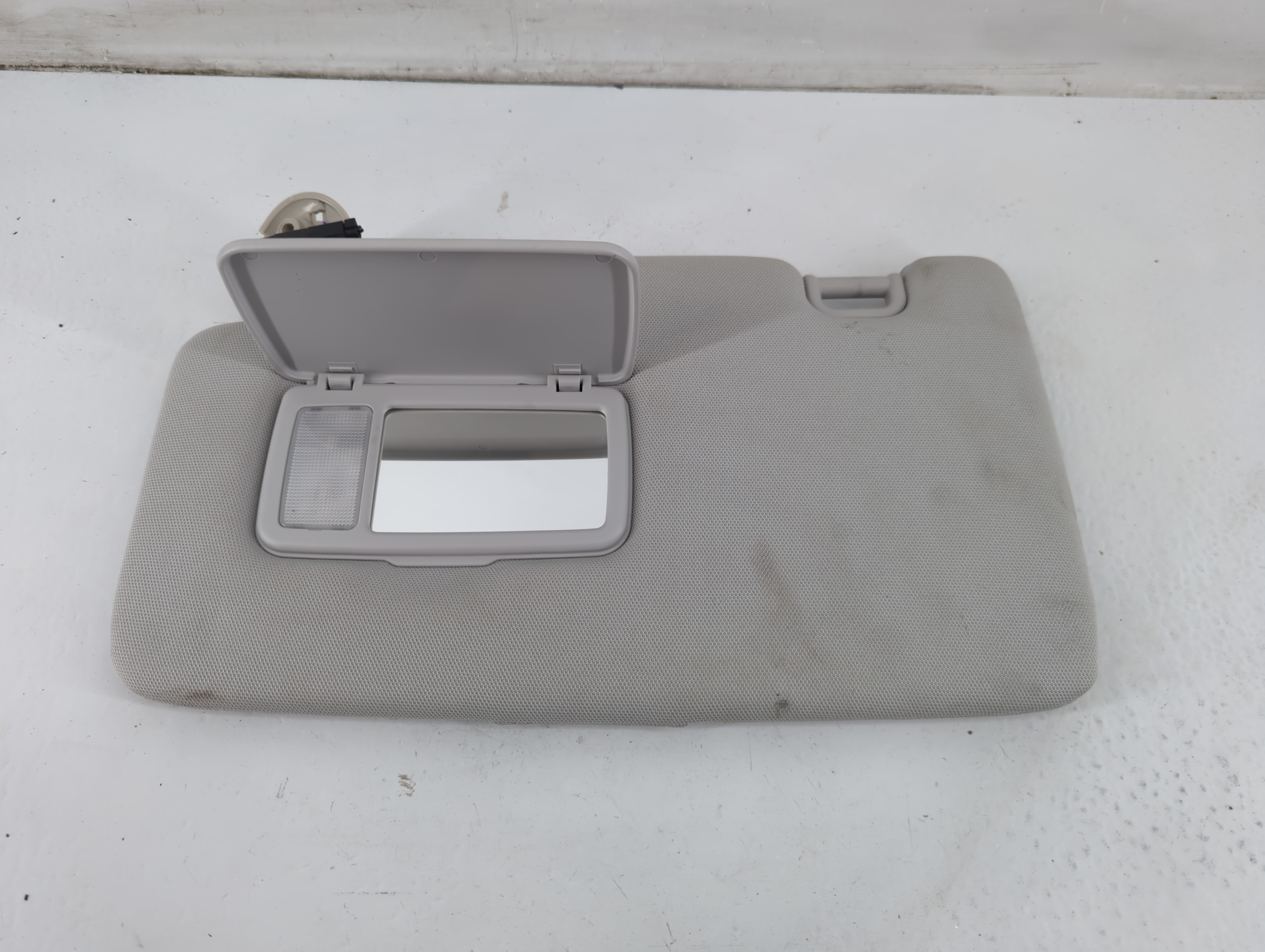 Picture of 2017 Subaru Forester Driver Sun Visor Mirror Left Sunvisor Light Grey 1094684