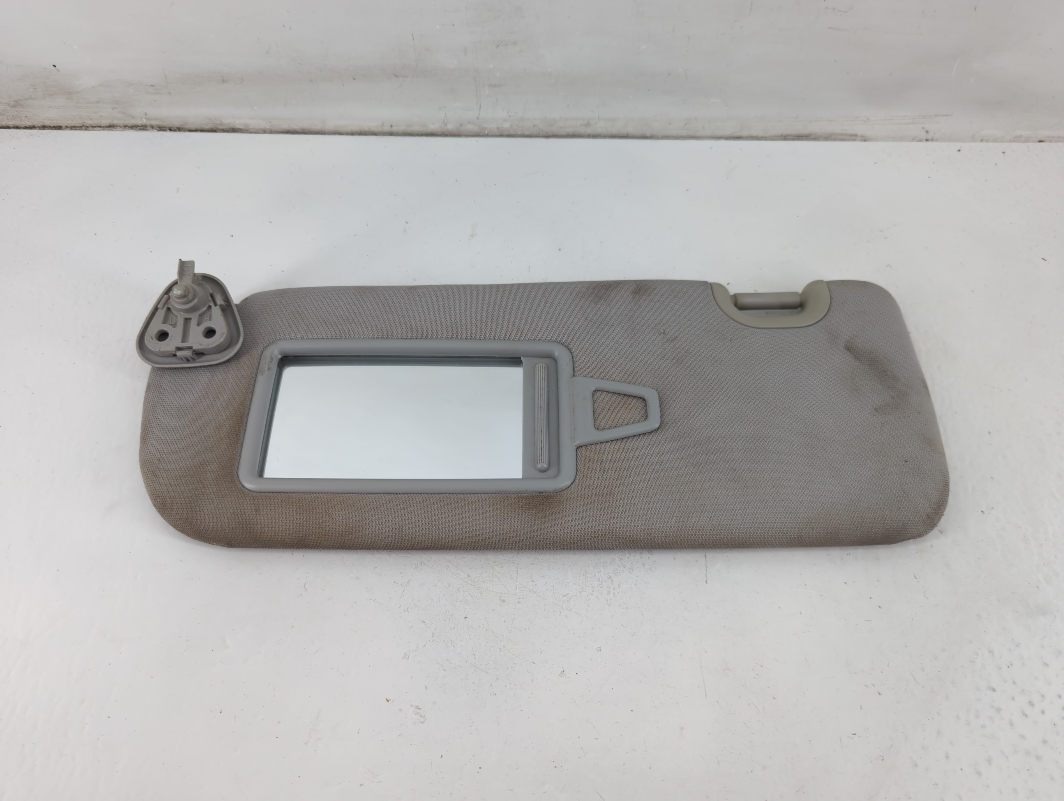 2013-2019 Hyundai Santa Fe Driver Sun Visor Mirror Left Sunvisor Grey 1094700 - Oemusedautoparts1.com