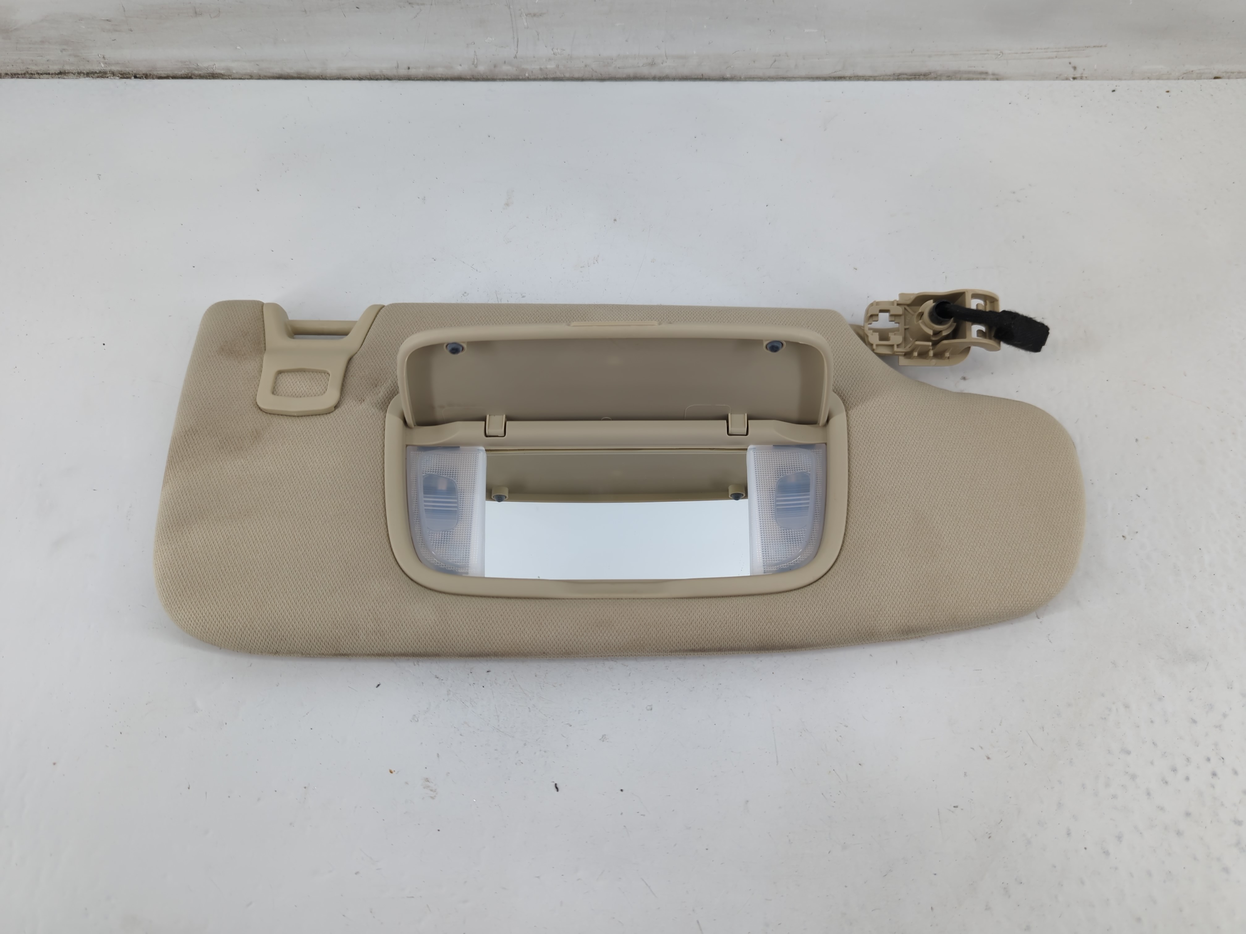 2015-2016 Ford Fusion Passenger Sun Visor Mirror Right Sunvisor 1094831 - Oemusedautoparts1.com
