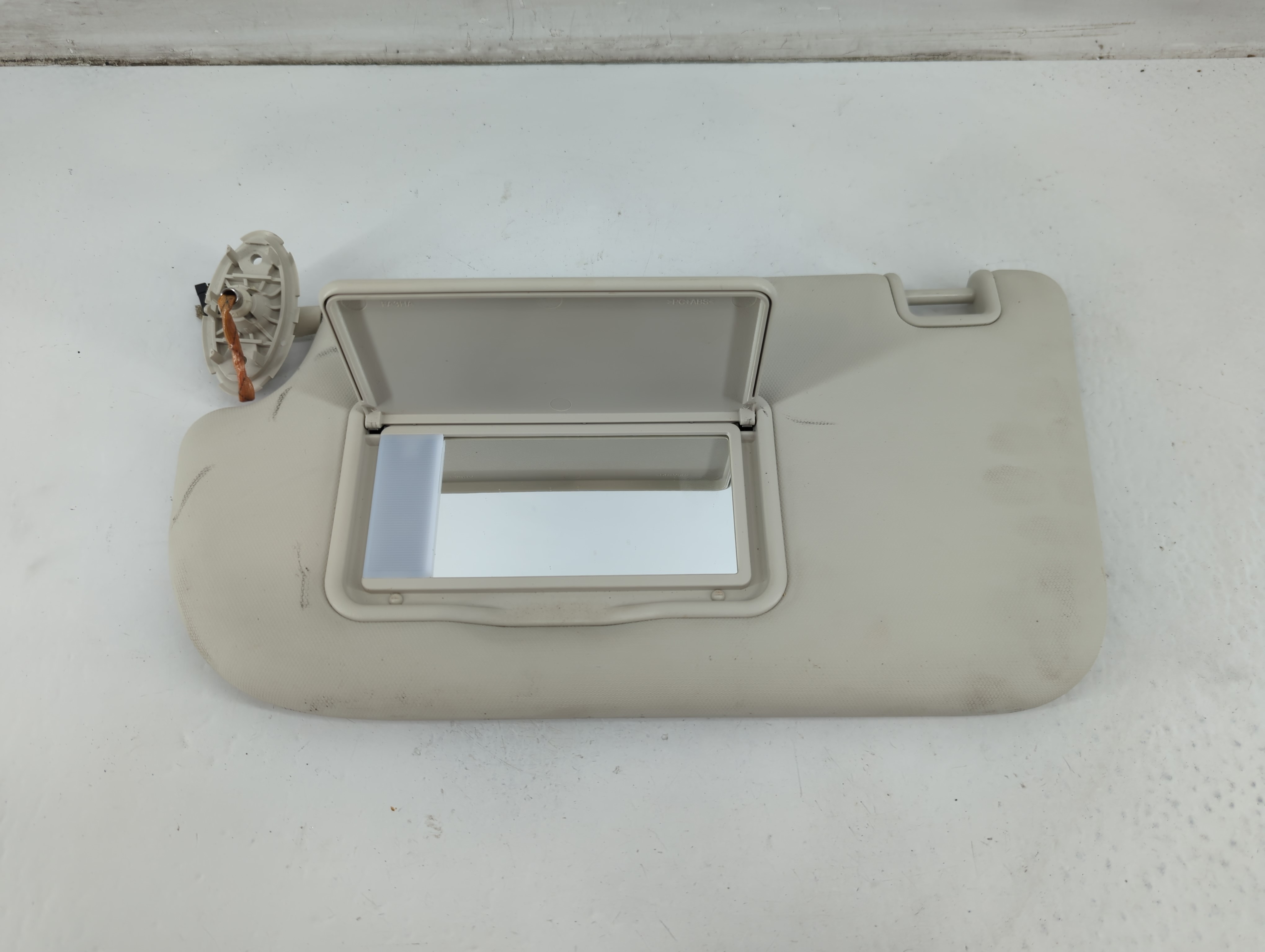 2013-2019 Ford Escape Driver Sun Visor Mirror Left Sunvisor Ivory 1094835 - Oemusedautoparts1.com
