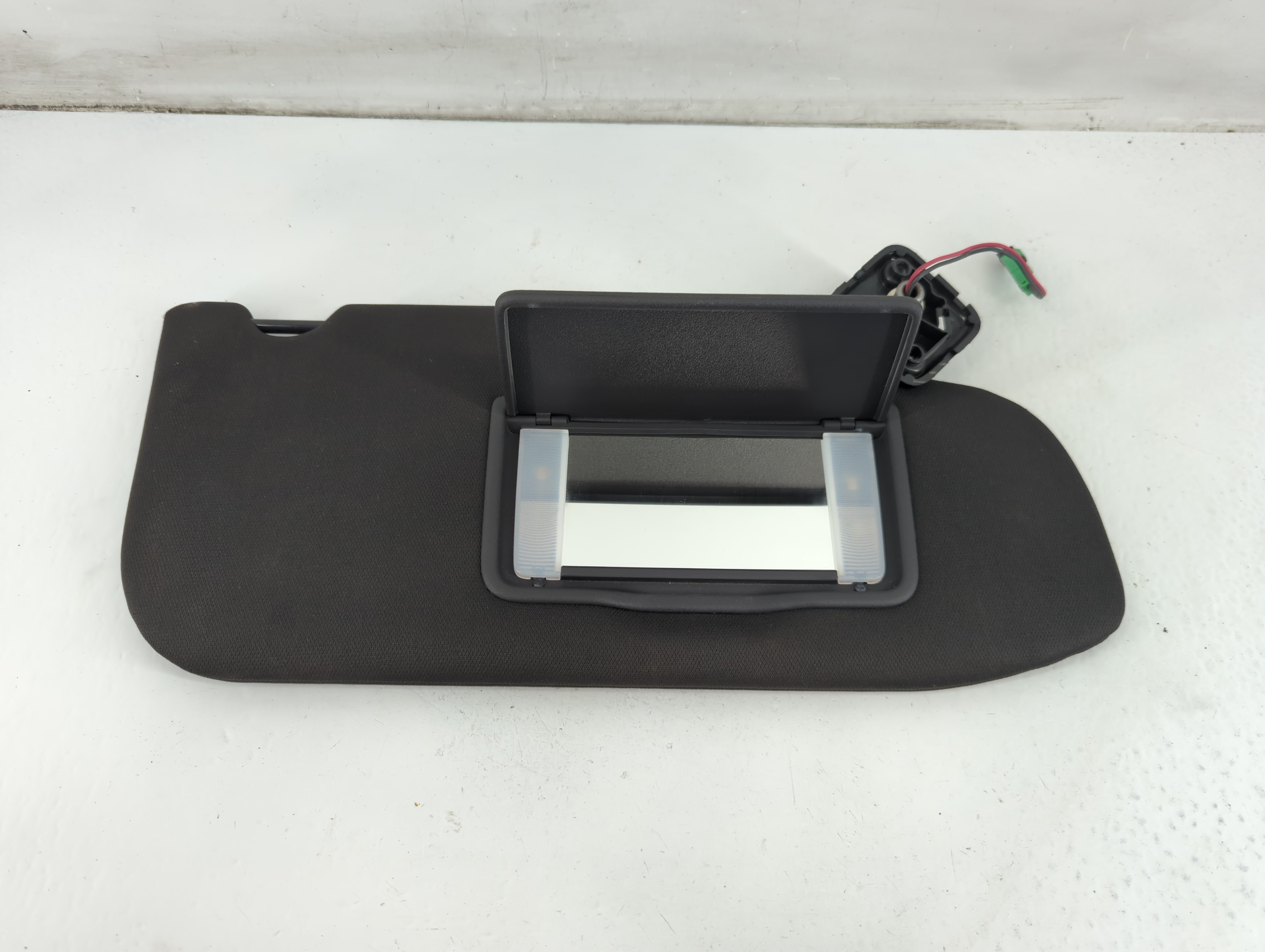 2013-2019 Ford Taurus Passenger Sun Visor Mirror Right Sunvisor Black 1094837 - Oemusedautoparts1.com