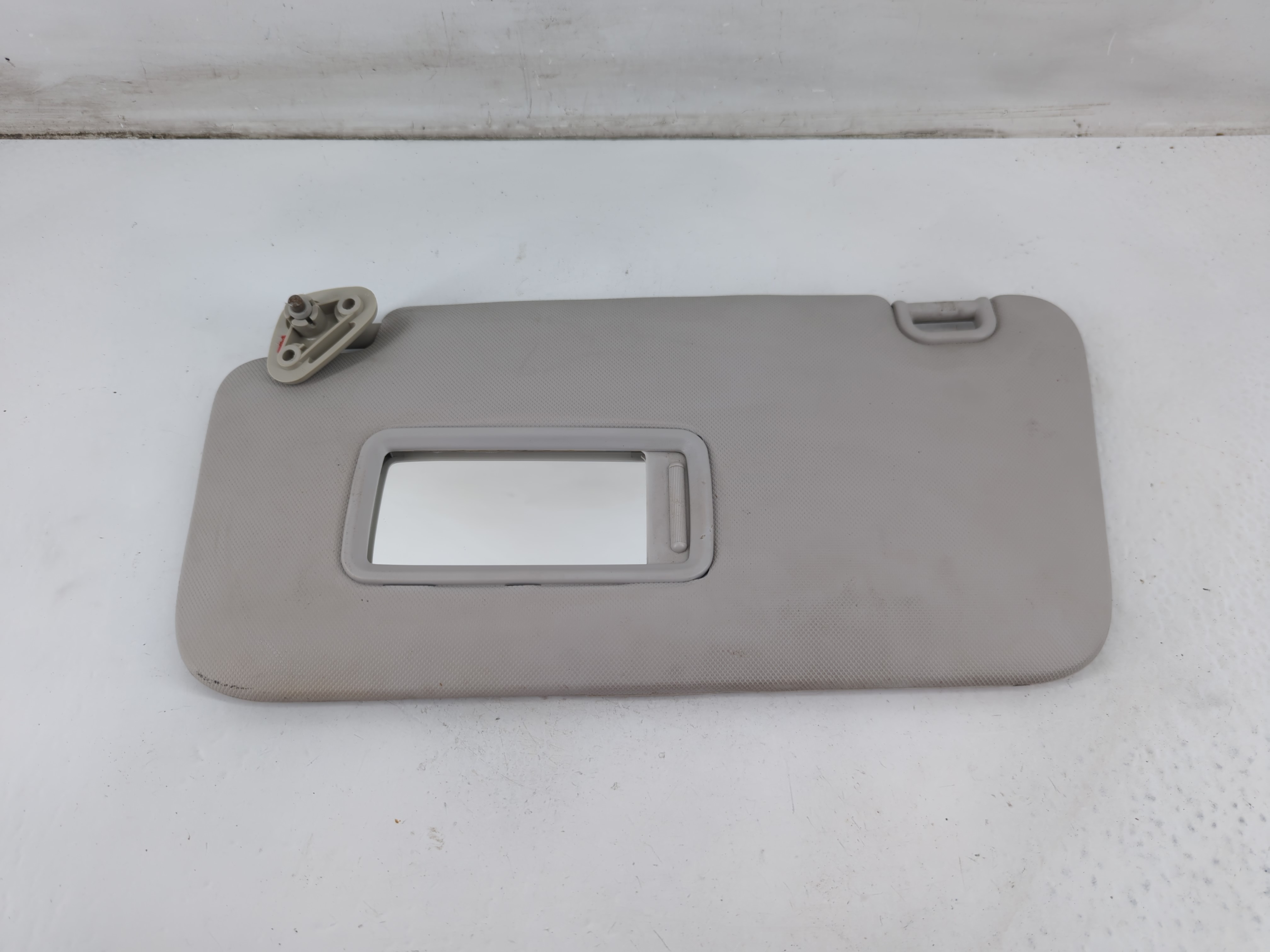 2013 Subaru Forester Driver Sun Visor Mirror Left Sunvisor Pale Grey 1094843 - Oemusedautoparts1.com