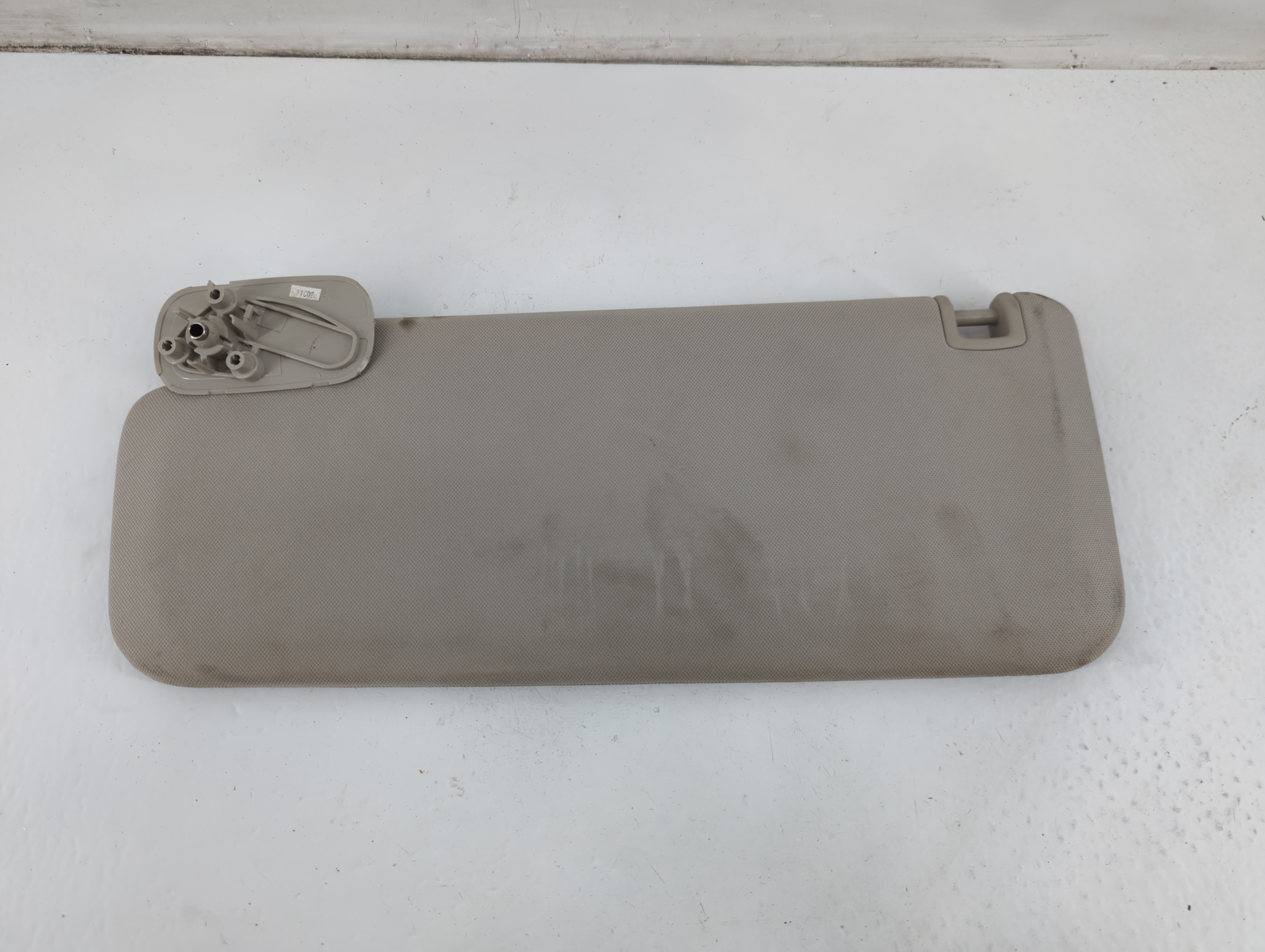 2007-2013 Chevrolet Silverado 1500 Driver Sun Visor Mirror Left Sunvisor 1094858 - Oemusedautoparts1.com