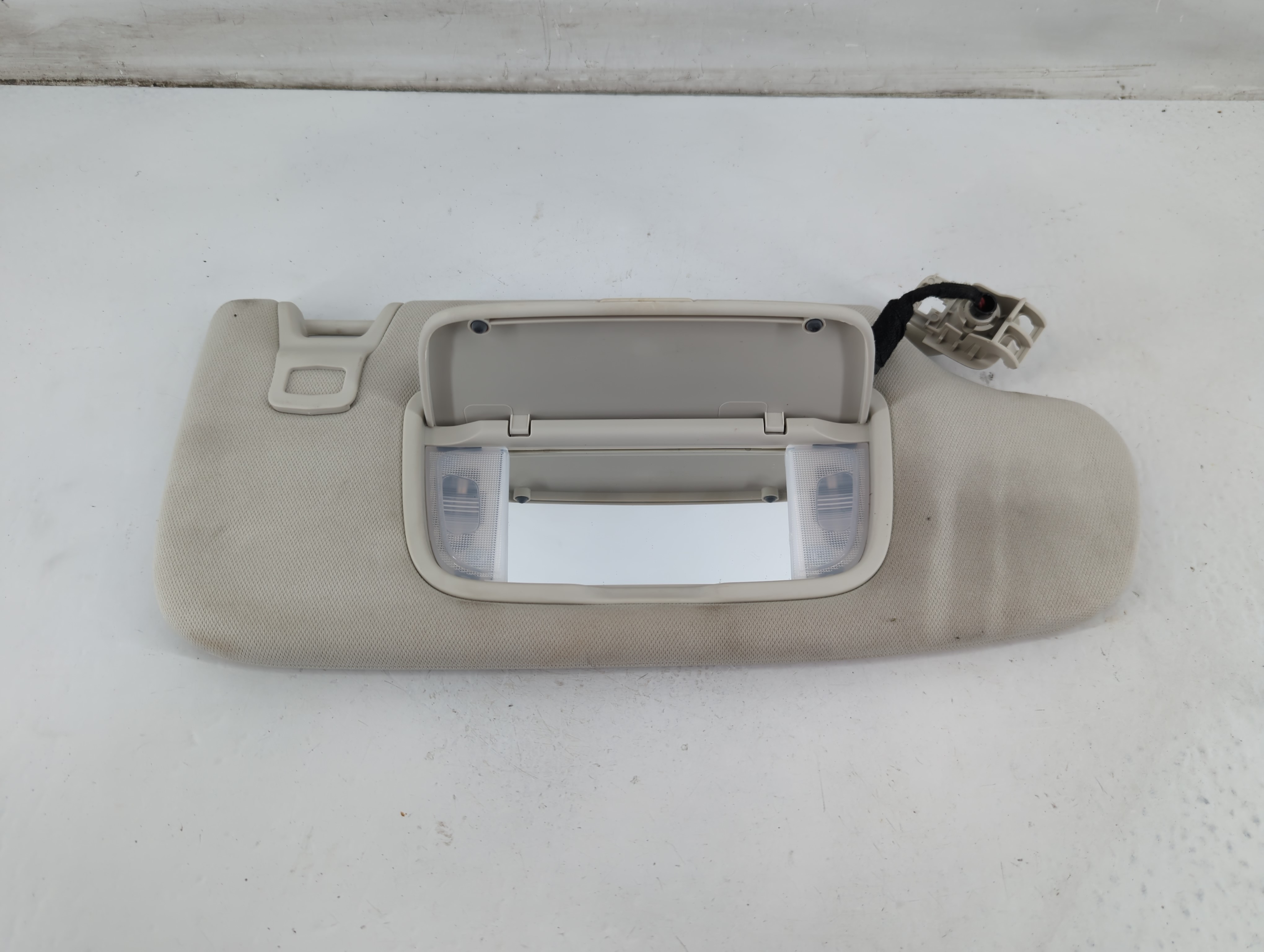2015-2020 Ford Edge Passenger Sun Visor Mirror Right Sunvisor Ivory 1094861 - Oemusedautoparts1.com