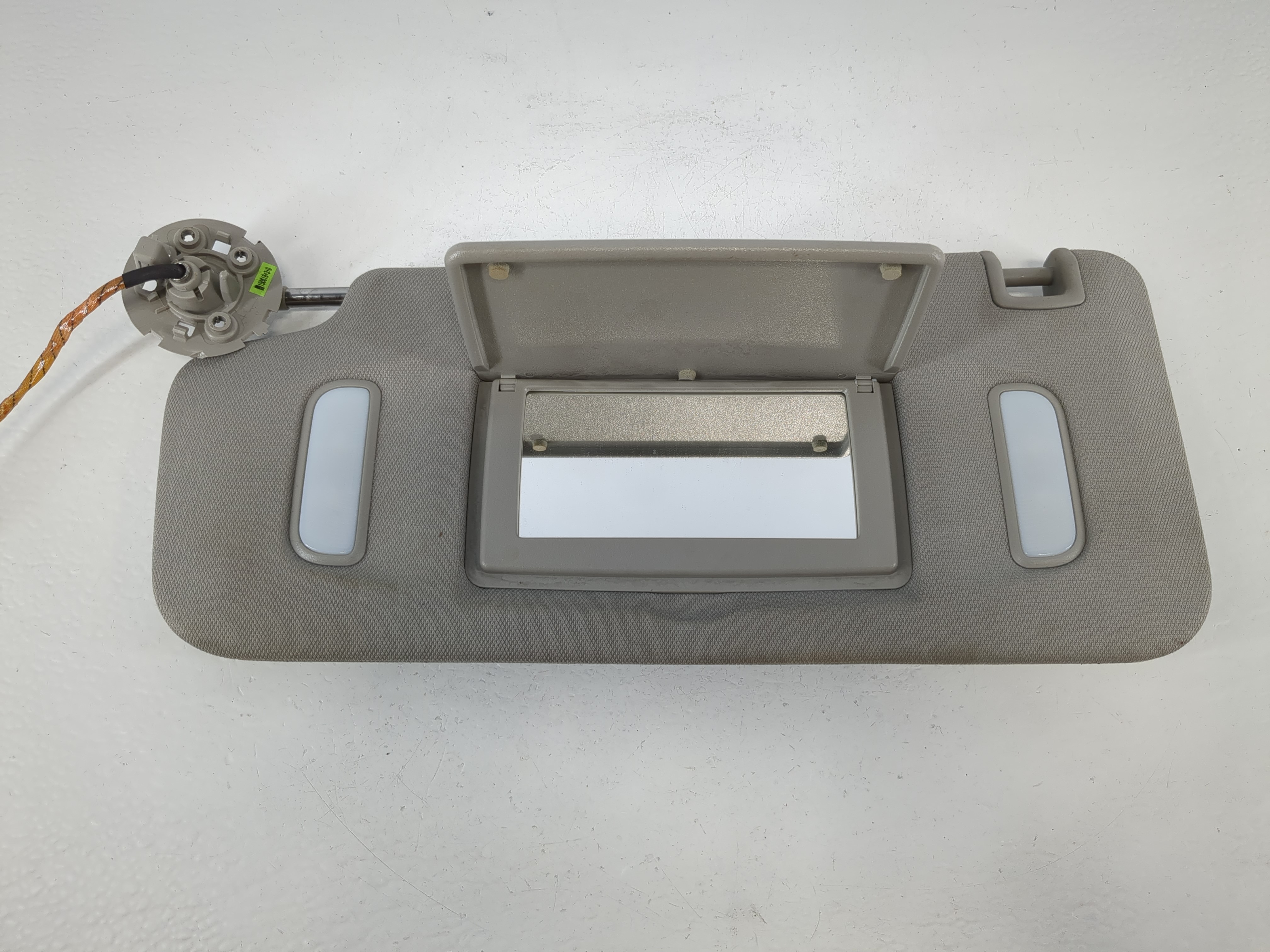 2010-2017 Chevrolet Equinox Driver Sun Visor Mirror Left Sunvisor Grey 1094897 - Oemusedautoparts1.com