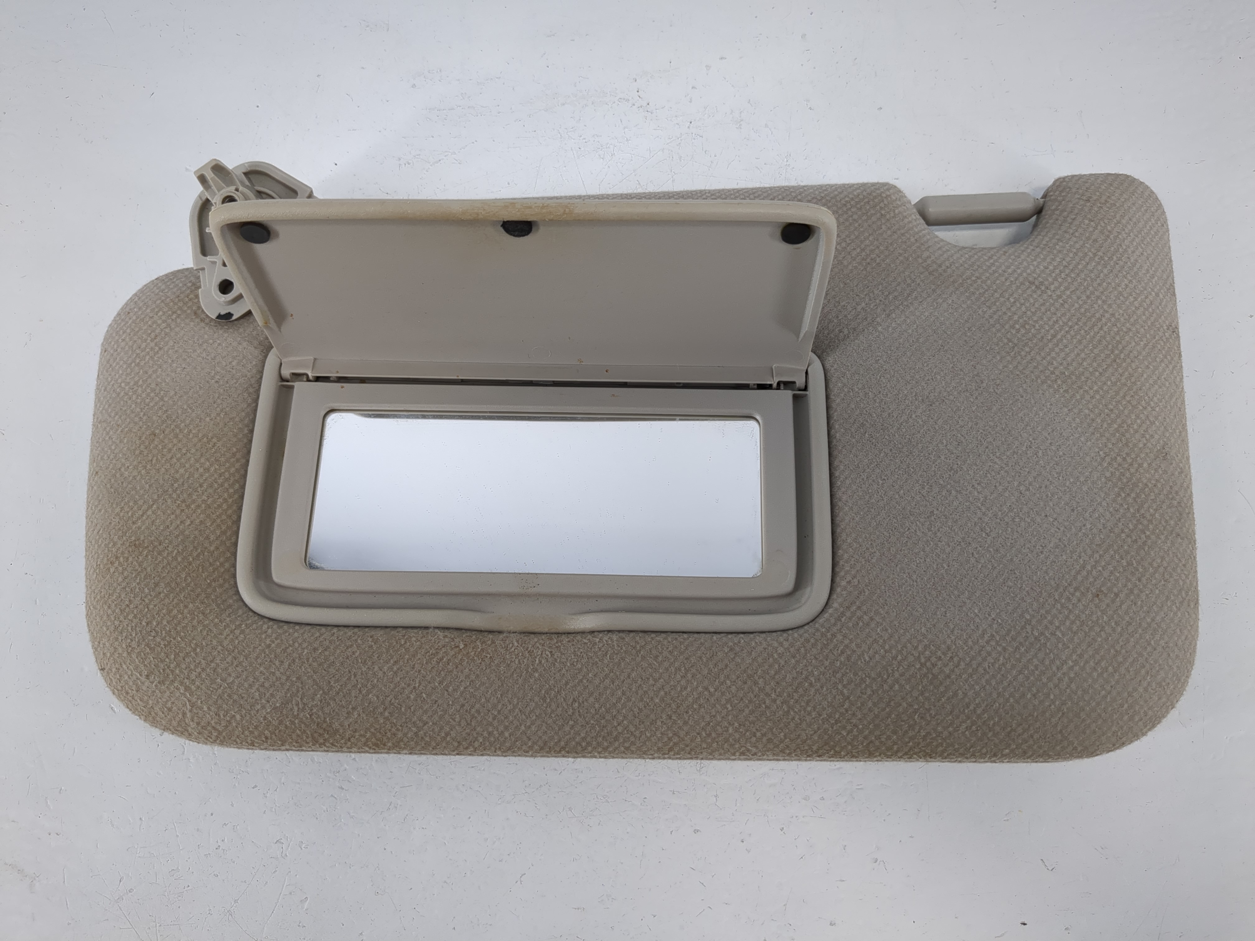 2013-2019 Nissan Sentra Driver Sun Visor Mirror Left Sunvisor Grey 1094901 - Oemusedautoparts1.com