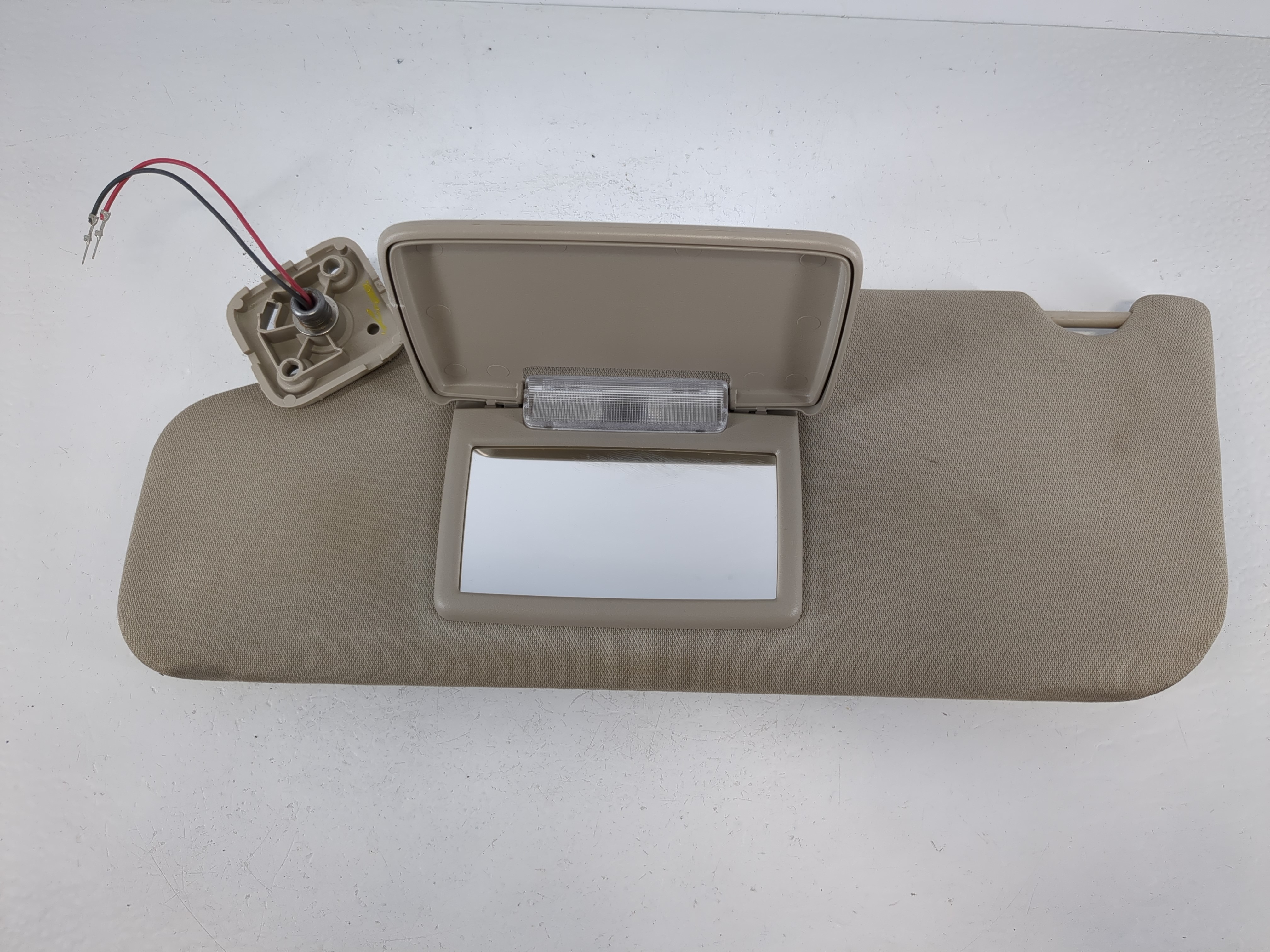 2011-2014 Ford Edge Driver Sun Visor Mirror Left Sunvisor Light Beige 1094904 - Oemusedautoparts1.com