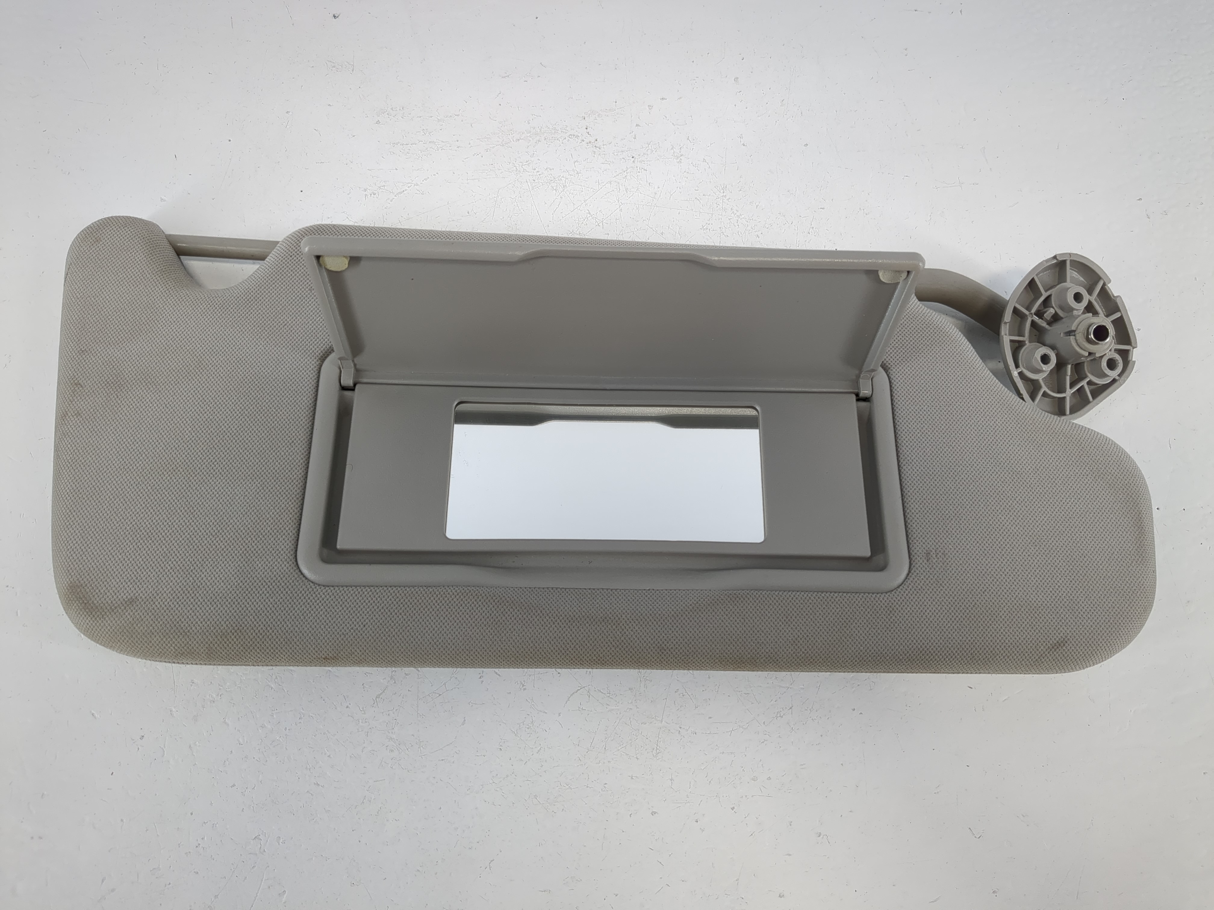 2006-2016 Chevrolet Impala Driver Sun Visor Mirror Left Sunvisor Gray 1094912 - Oemusedautoparts1.com