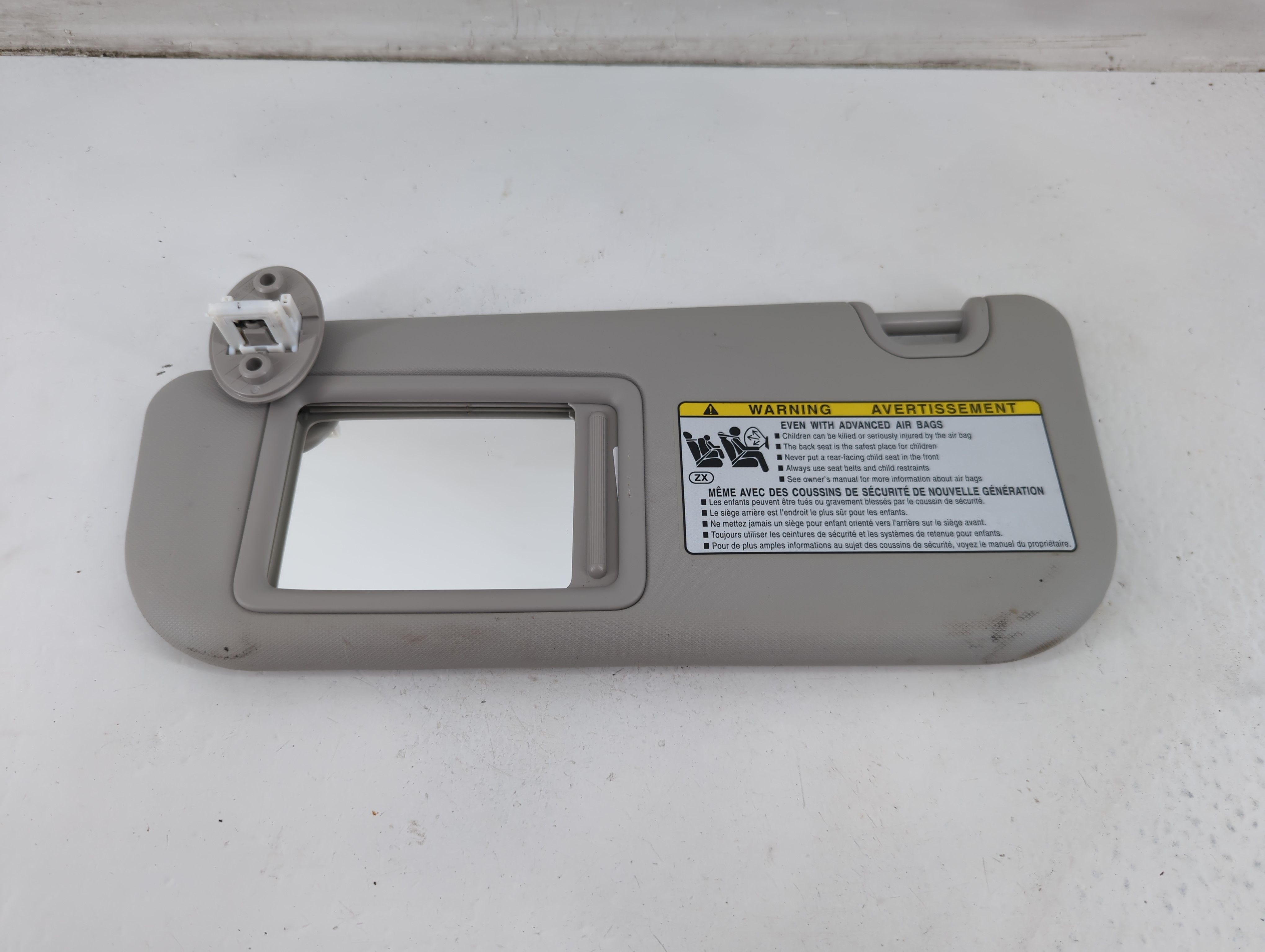 2019-2022 Toyota Rav4 Driver Sun Visor Mirror Left Sunvisor Pale Grey 1094931 - Oemusedautoparts1.com