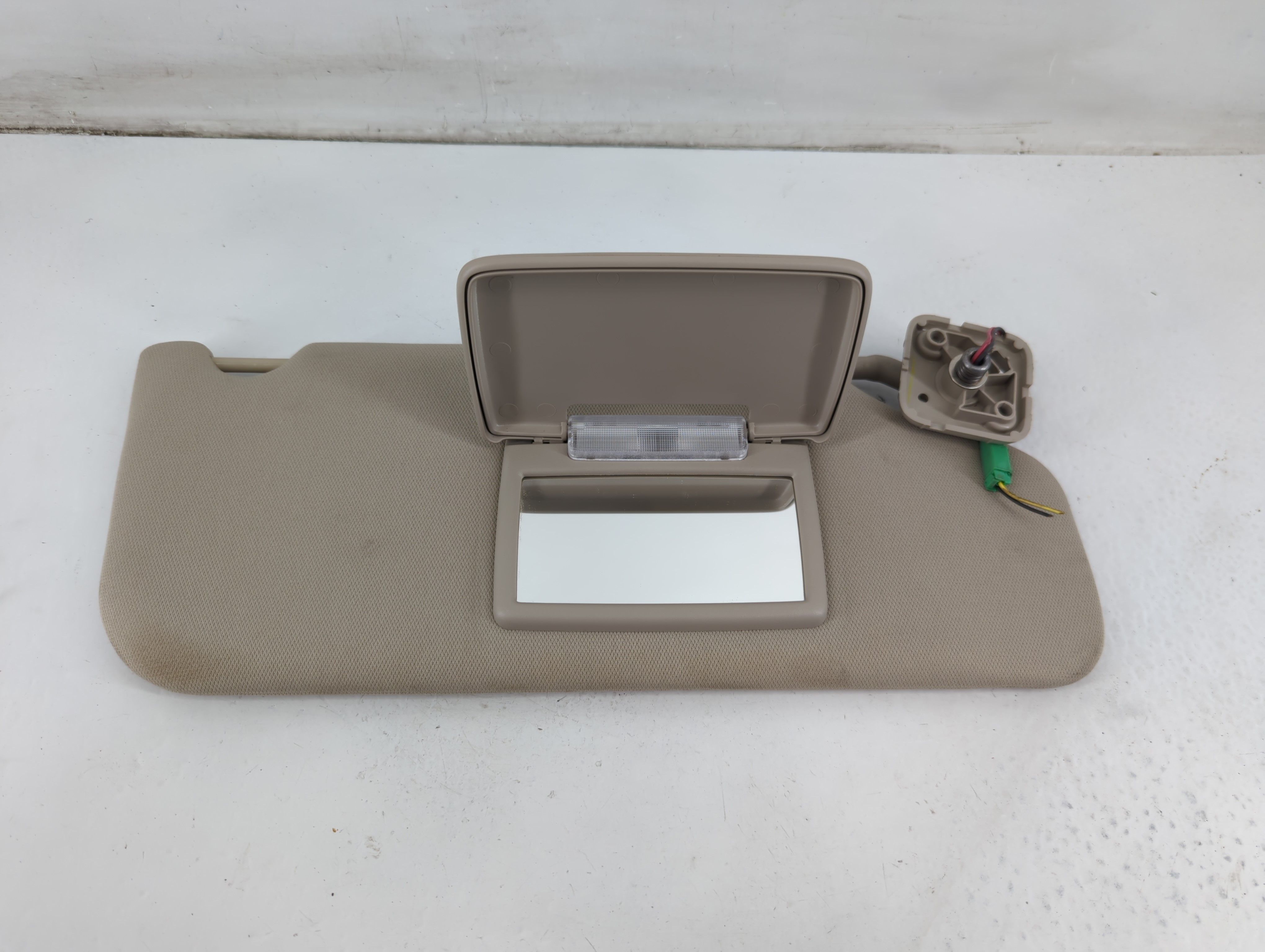2011-2014 Ford Edge Passenger Sun Visor Mirror Right Sunvisor Light Tan 1094935 - Oemusedautoparts1.com