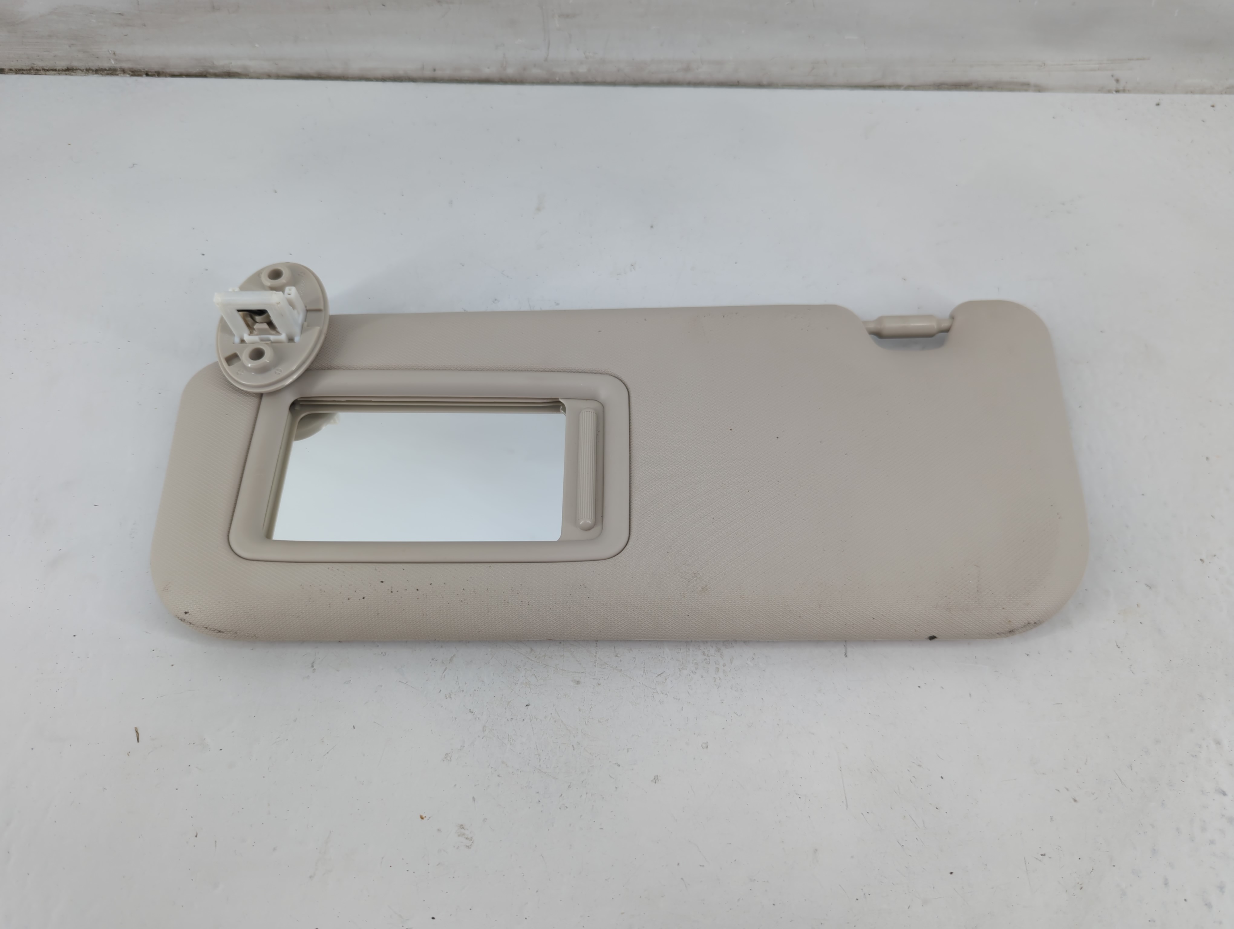 2019-2022 Toyota Corolla Driver Sun Visor Mirror Left Sunvisor Cream 1094975 - Oemusedautoparts1.com