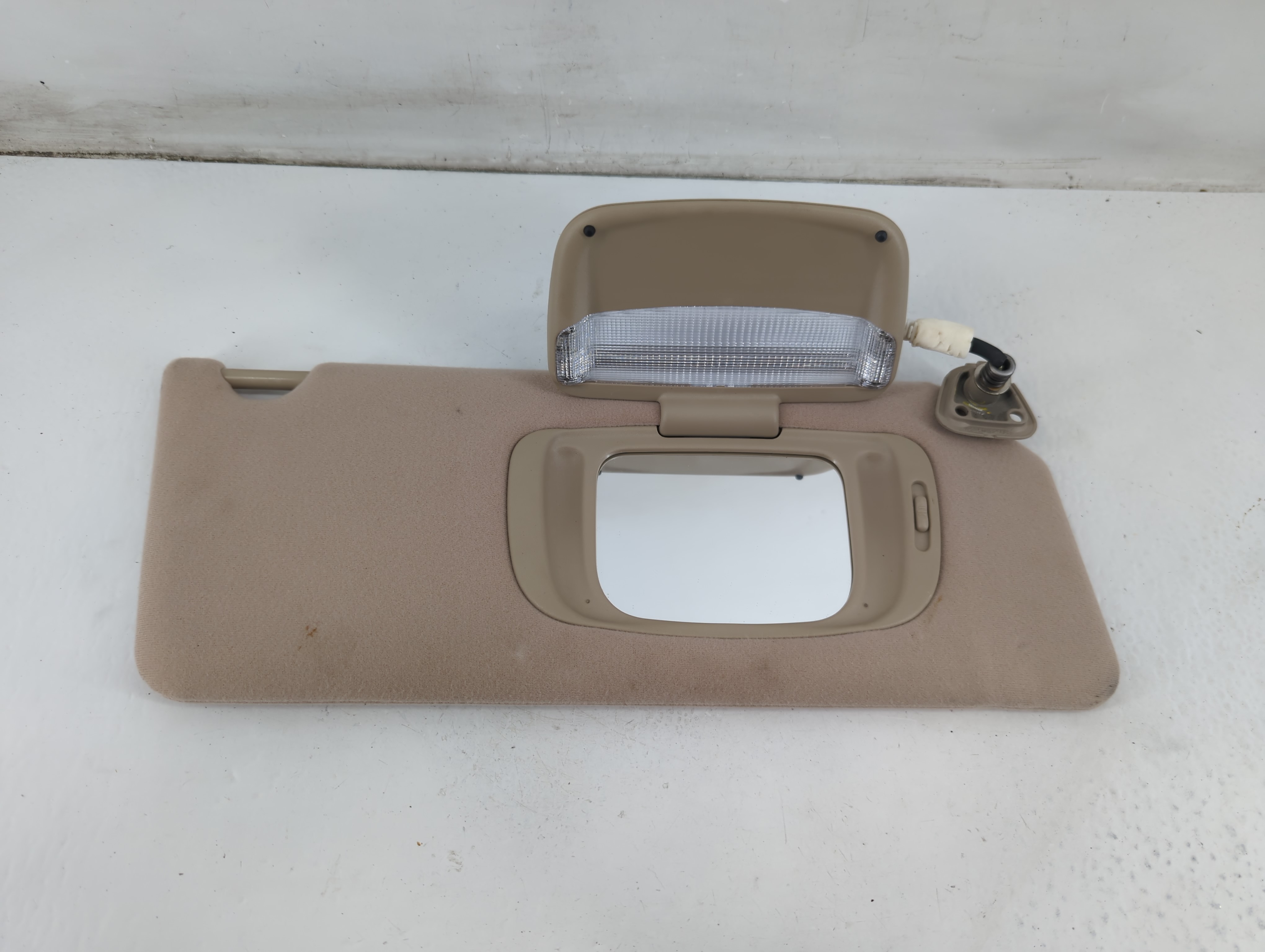 2002-2006 Toyota Camry Passenger Sun Visor Mirror Right Sunvisor Tan 1094987 - Oemusedautoparts1.com