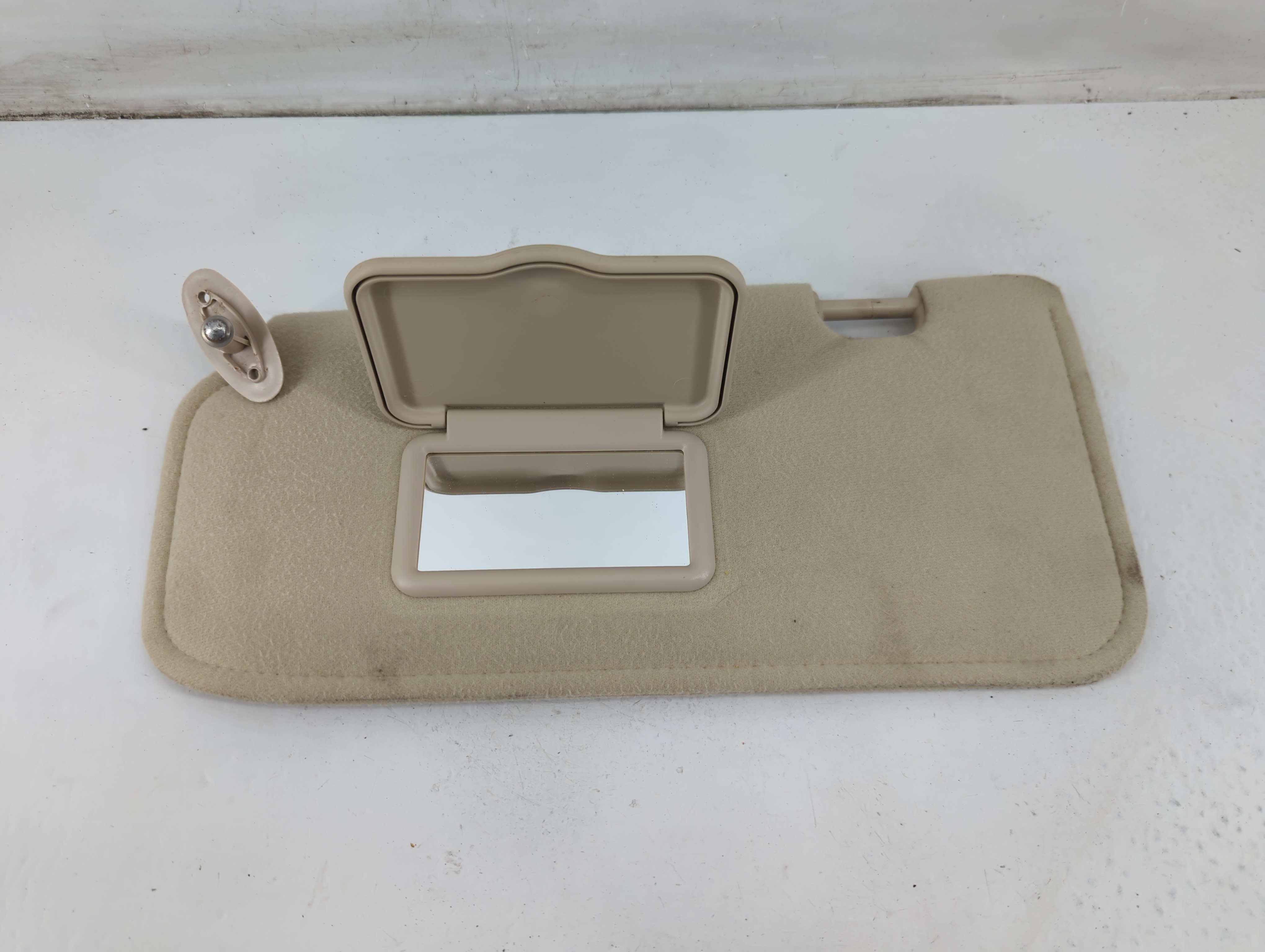2005-2007 Ford Escape Driver Sun Visor Mirror Left Sunvisor Light Tan 1094988 - Oemusedautoparts1.com