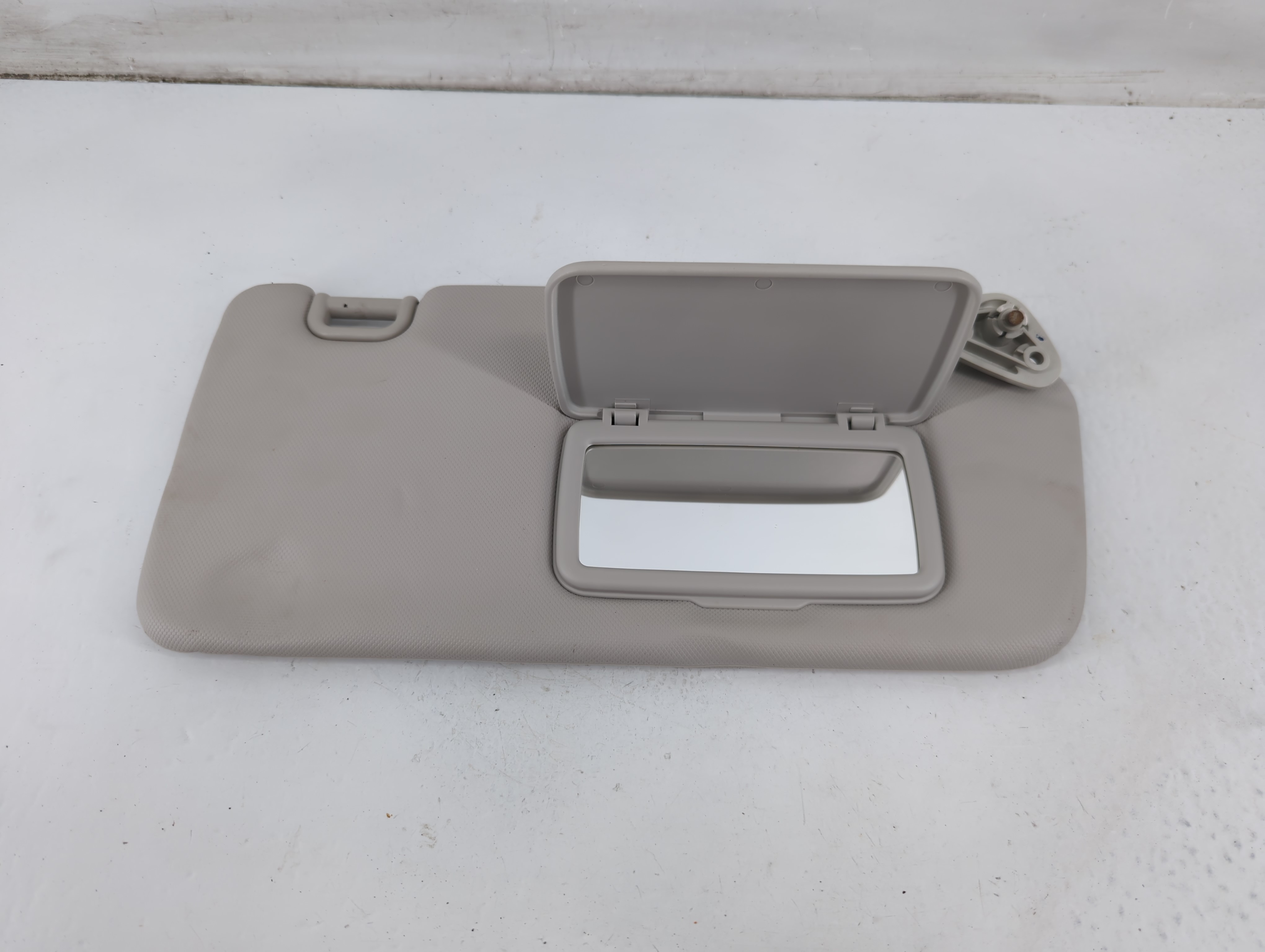 2012-2014 Subaru Impreza Passenger Sun Visor Mirror Right Sunvisor 1094990 - Oemusedautoparts1.com