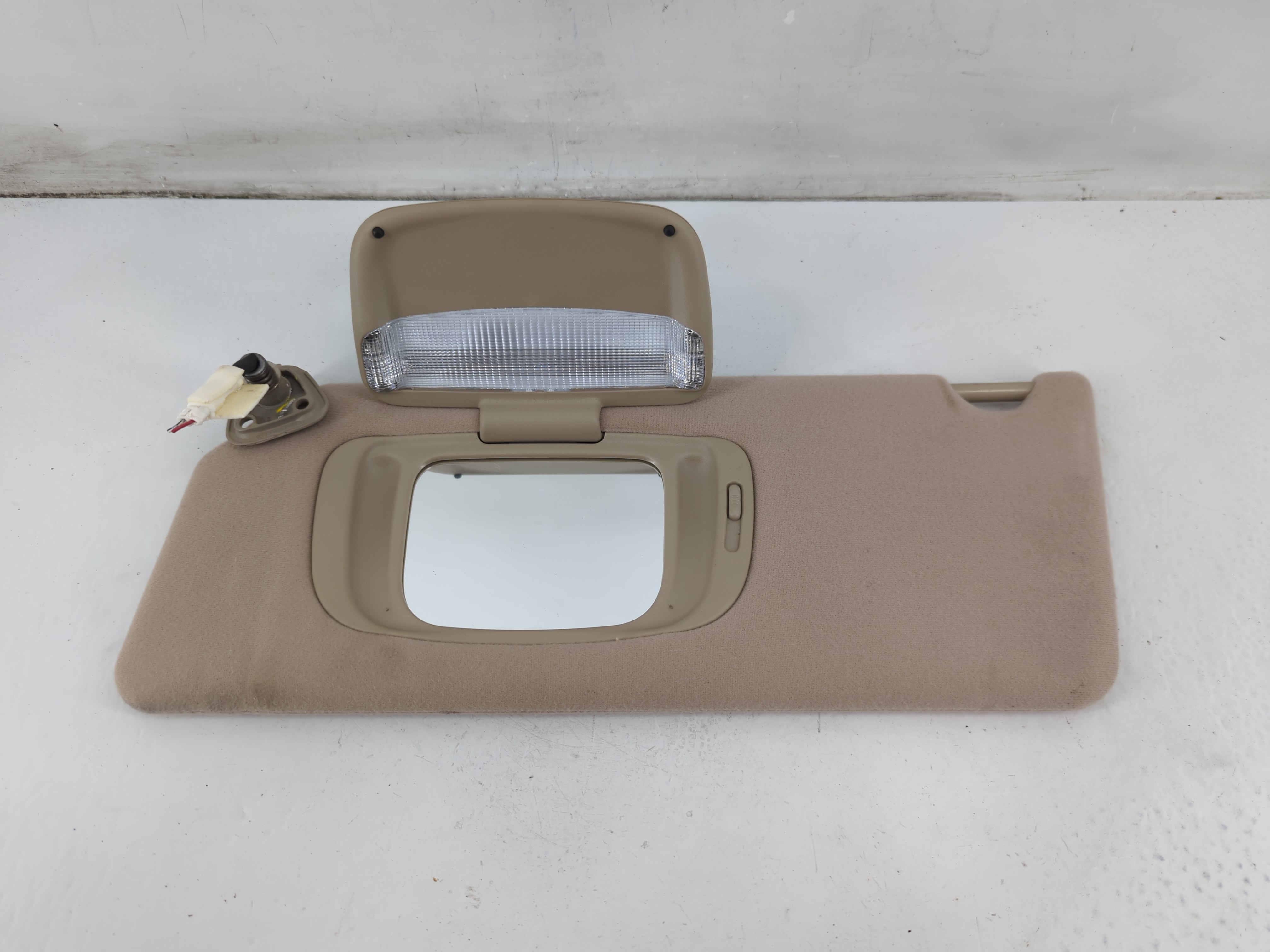 2002-2006 Toyota Camry Driver Sun Visor Mirror Left Sunvisor Tan 1094993 - Oemusedautoparts1.com