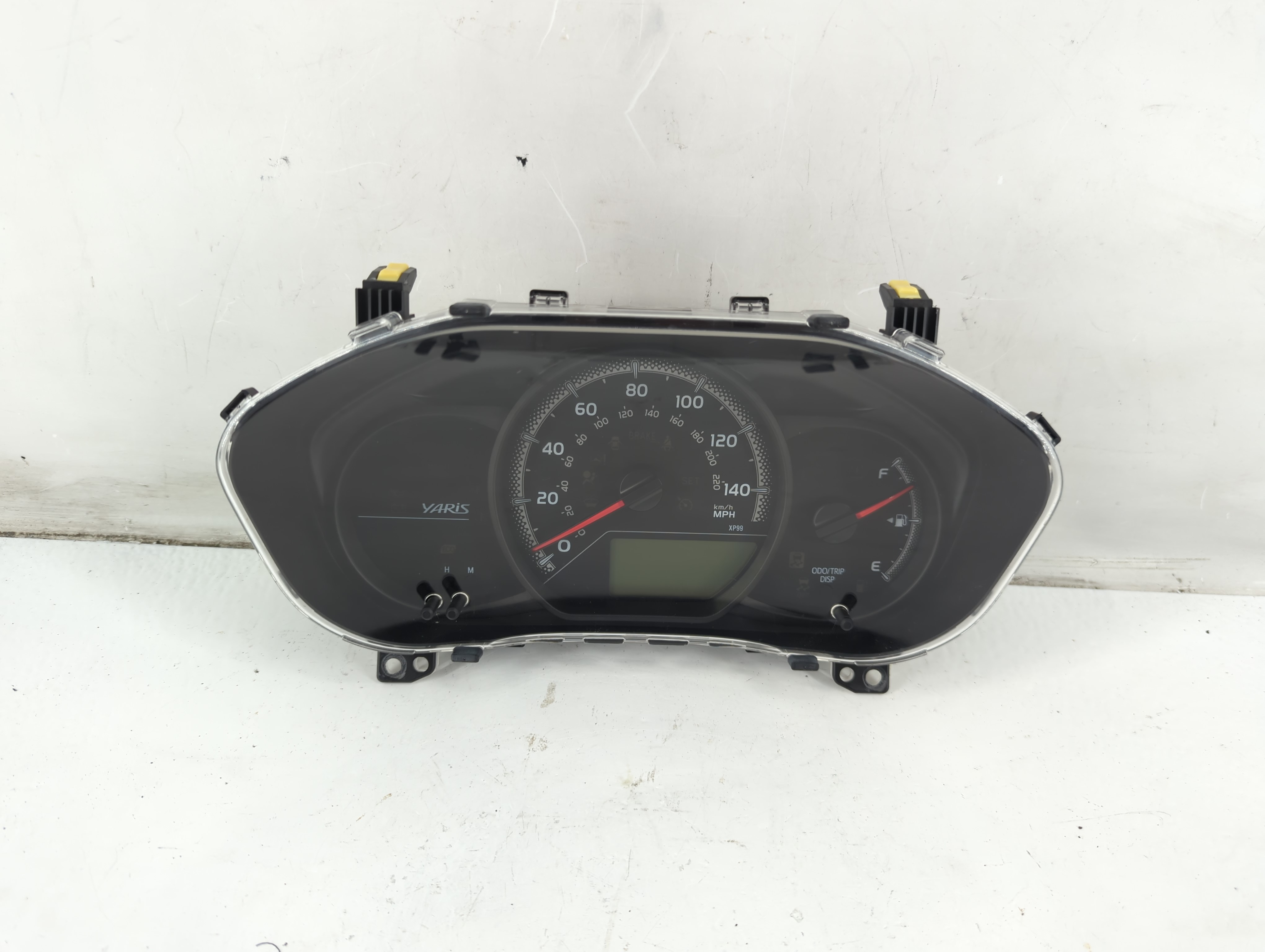 2015-2017 Toyota Yaris Speedometer Instrument Cluster Gauges 93800-0u090 1095005 - Oemusedautoparts1.com
