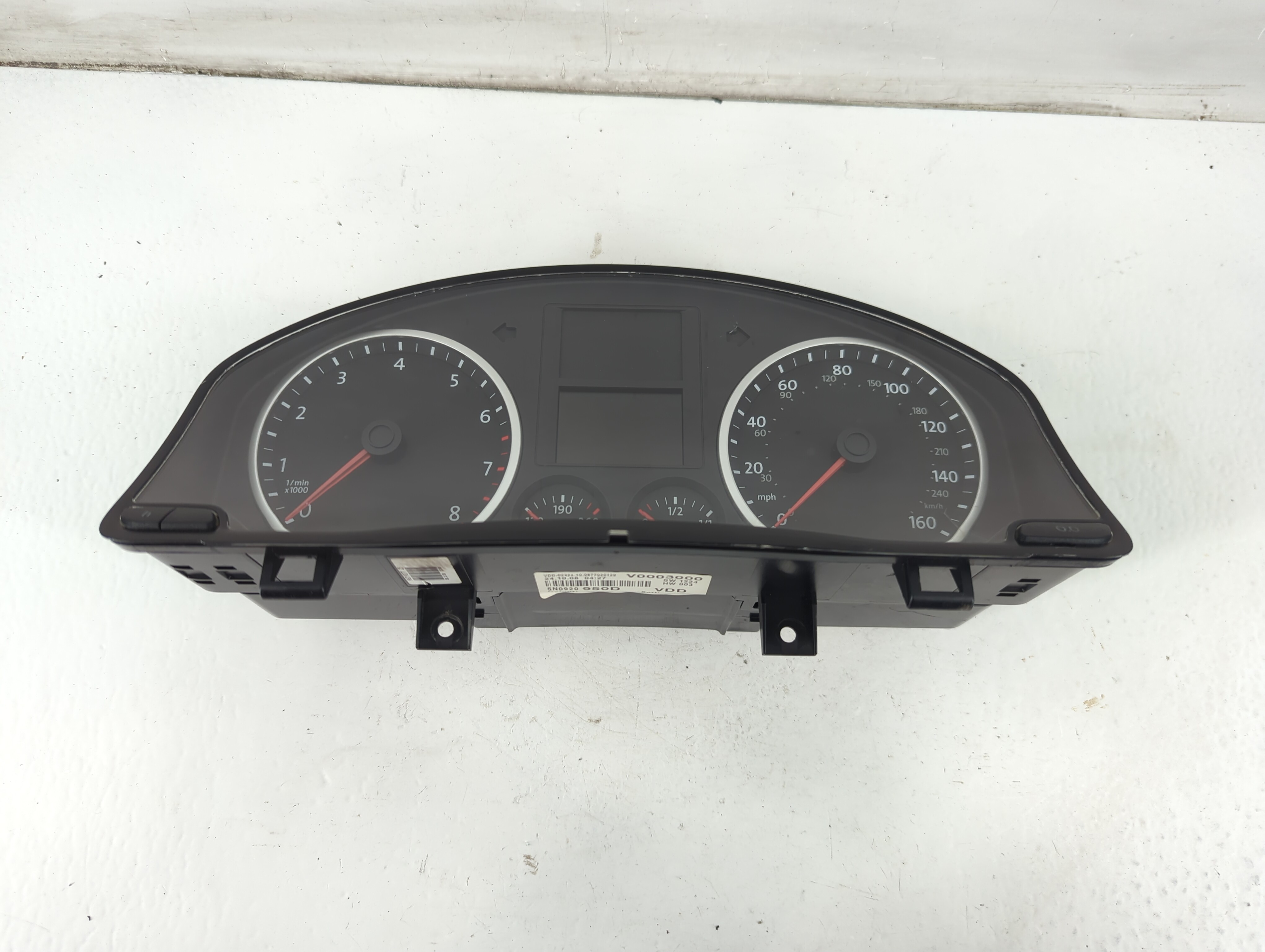 2009-2009 Volkswagen Tiguan Speedometer Instrument Cluster Gauges 1095022 - Oemusedautoparts1.com