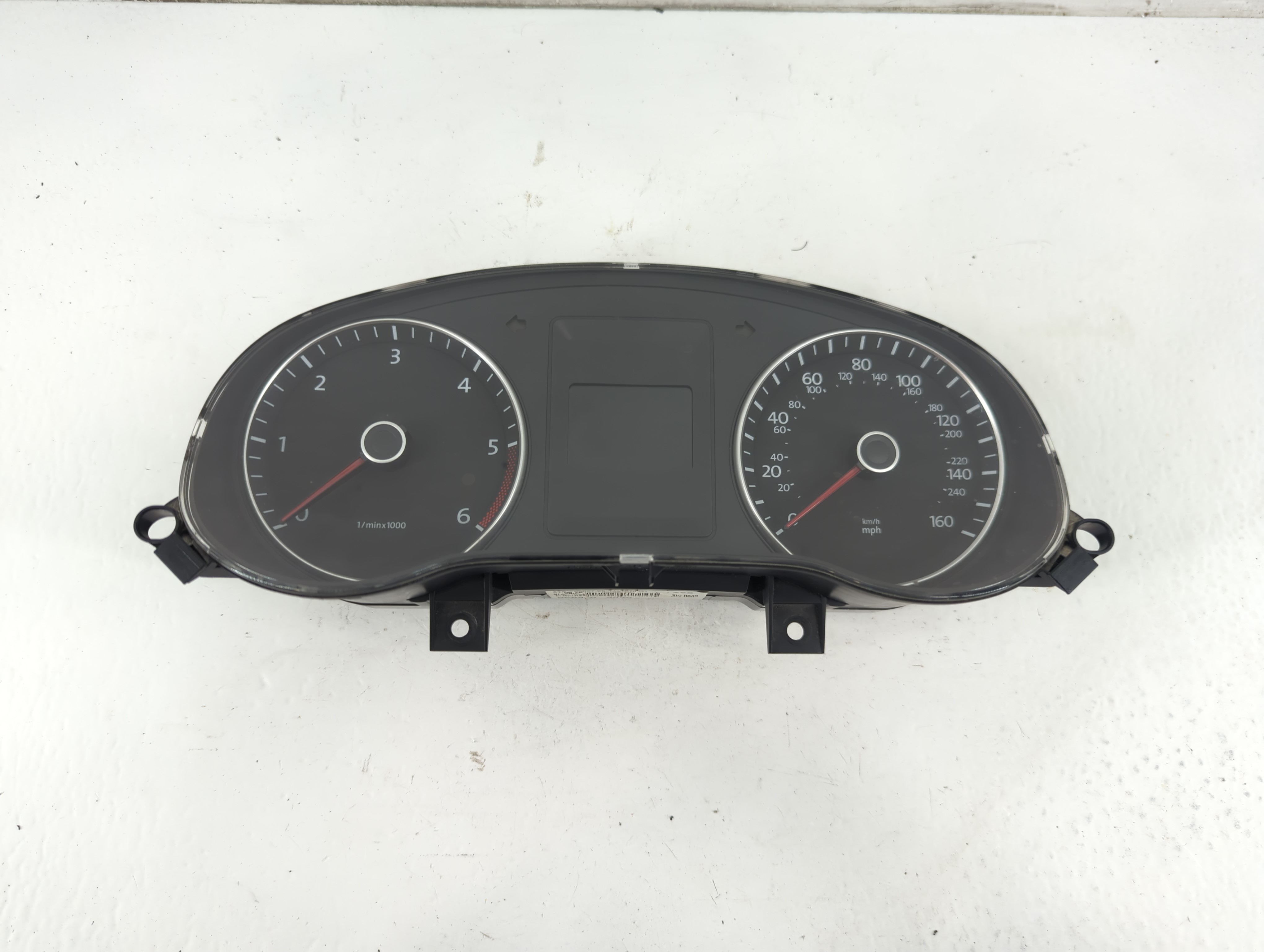 Picture of 2014 Volkswagen Jetta Speedometer Instrument Cluster Gauges A2c84600300 1095023
