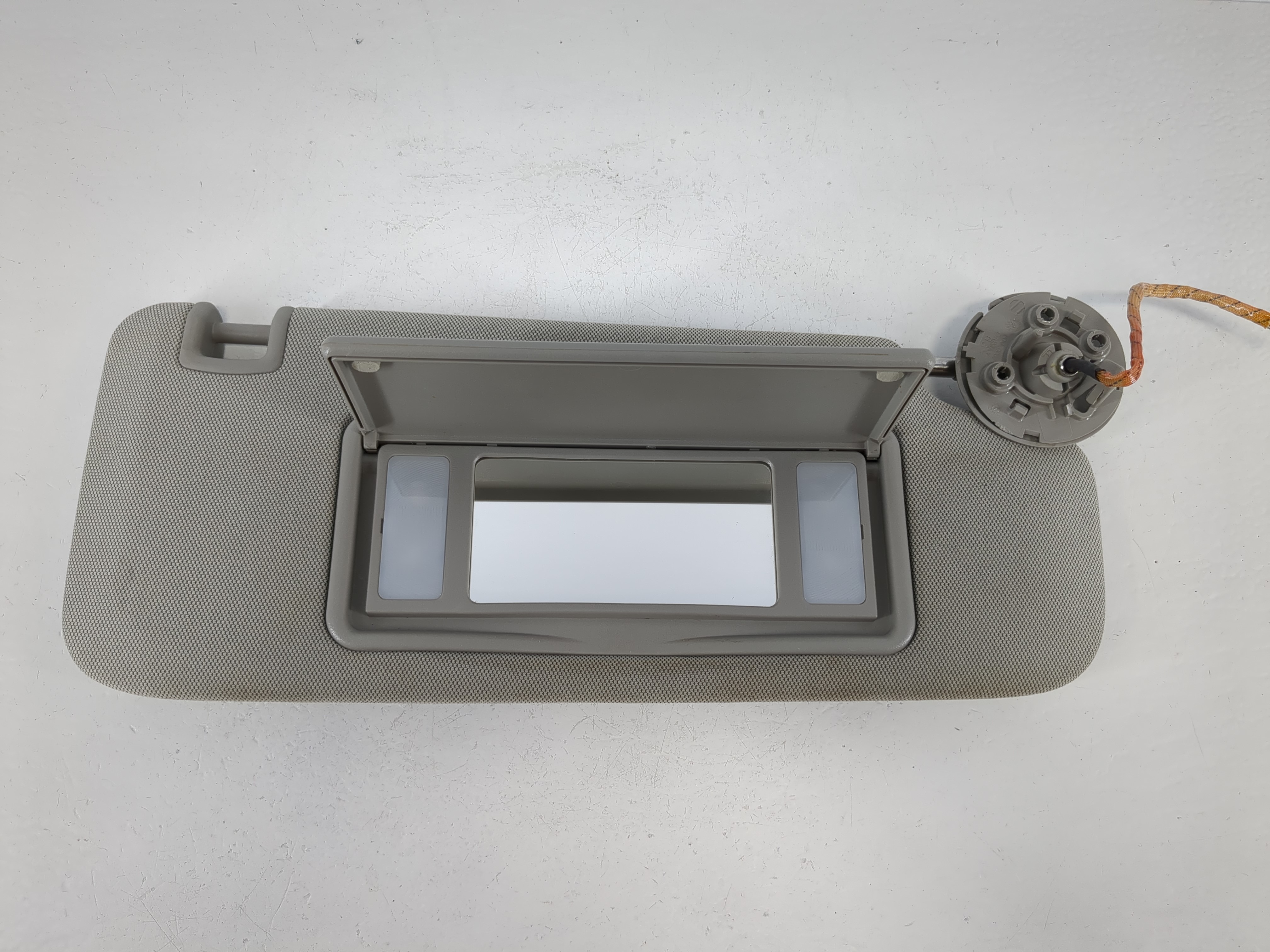 2013-2016 Chevrolet Malibu Passenger Sun Visor Mirror Right Sunvisor 1095025 - Oemusedautoparts1.com