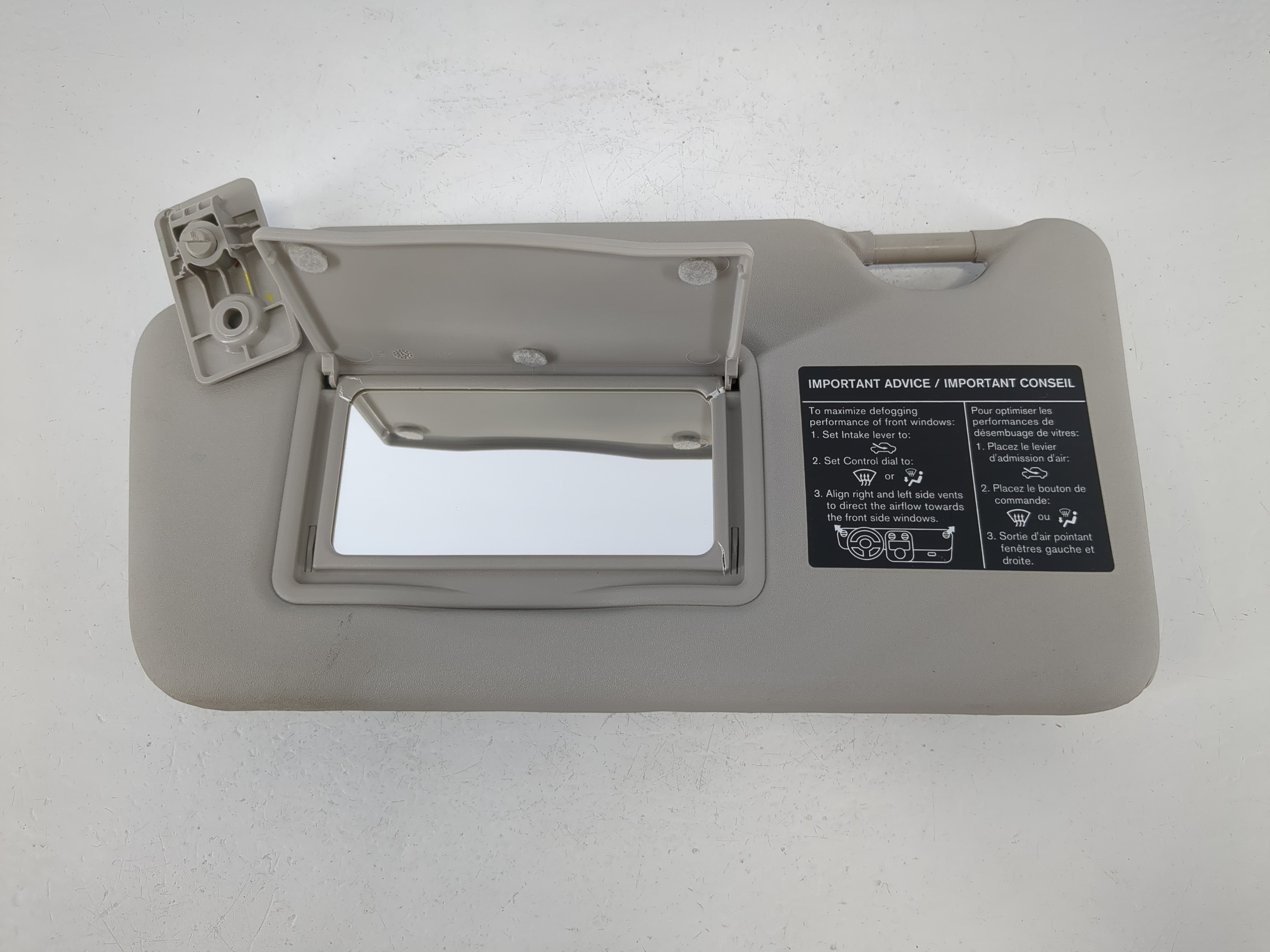 2016-2019 Nissan Versa Driver Sun Visor Mirror Left Sunvisor Grey 1095027 - Oemusedautoparts1.com