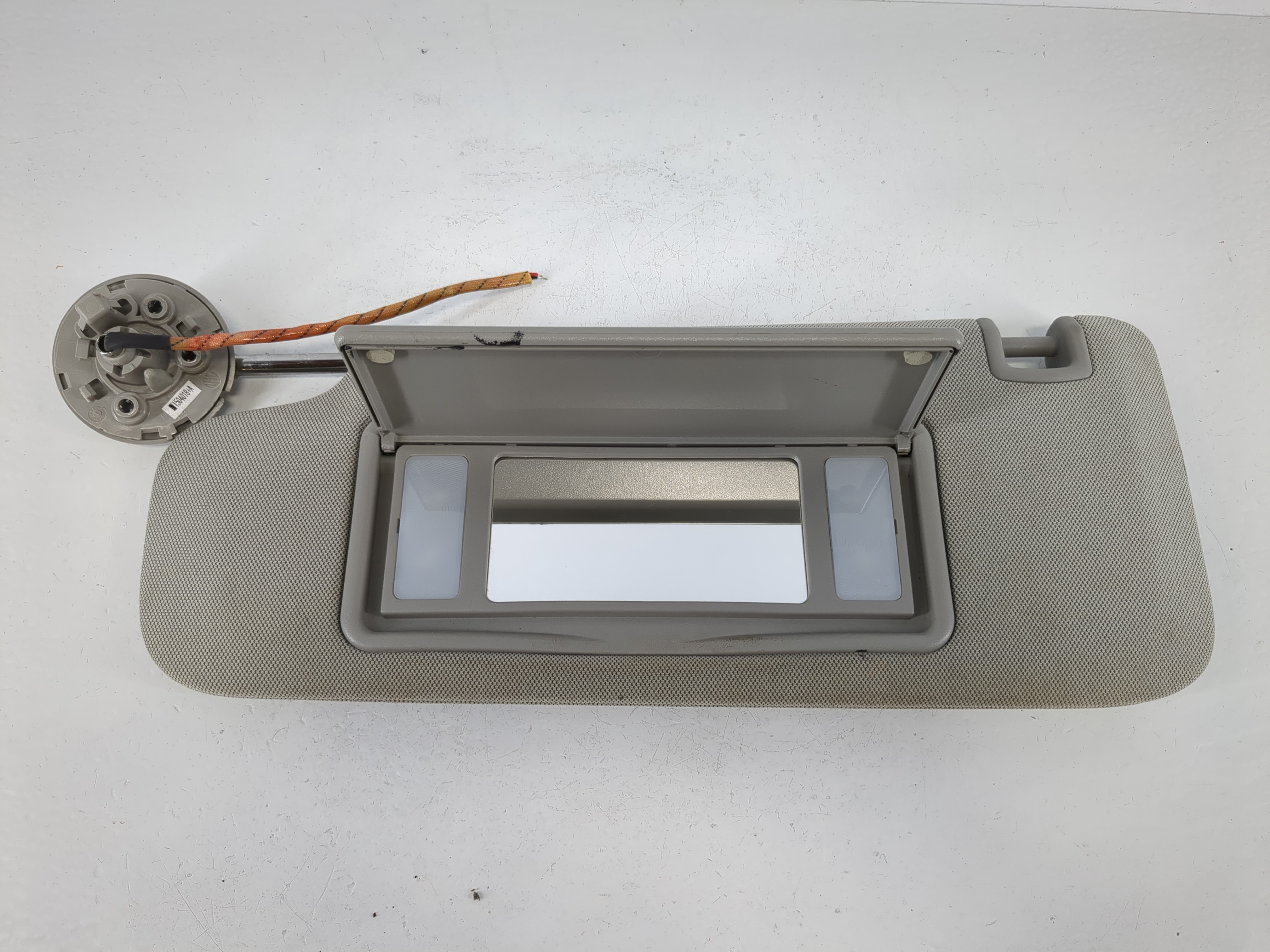 2013-2016 Chevrolet Malibu Driver Sun Visor Mirror Left Sunvisor Grey 1095030 - Oemusedautoparts1.com