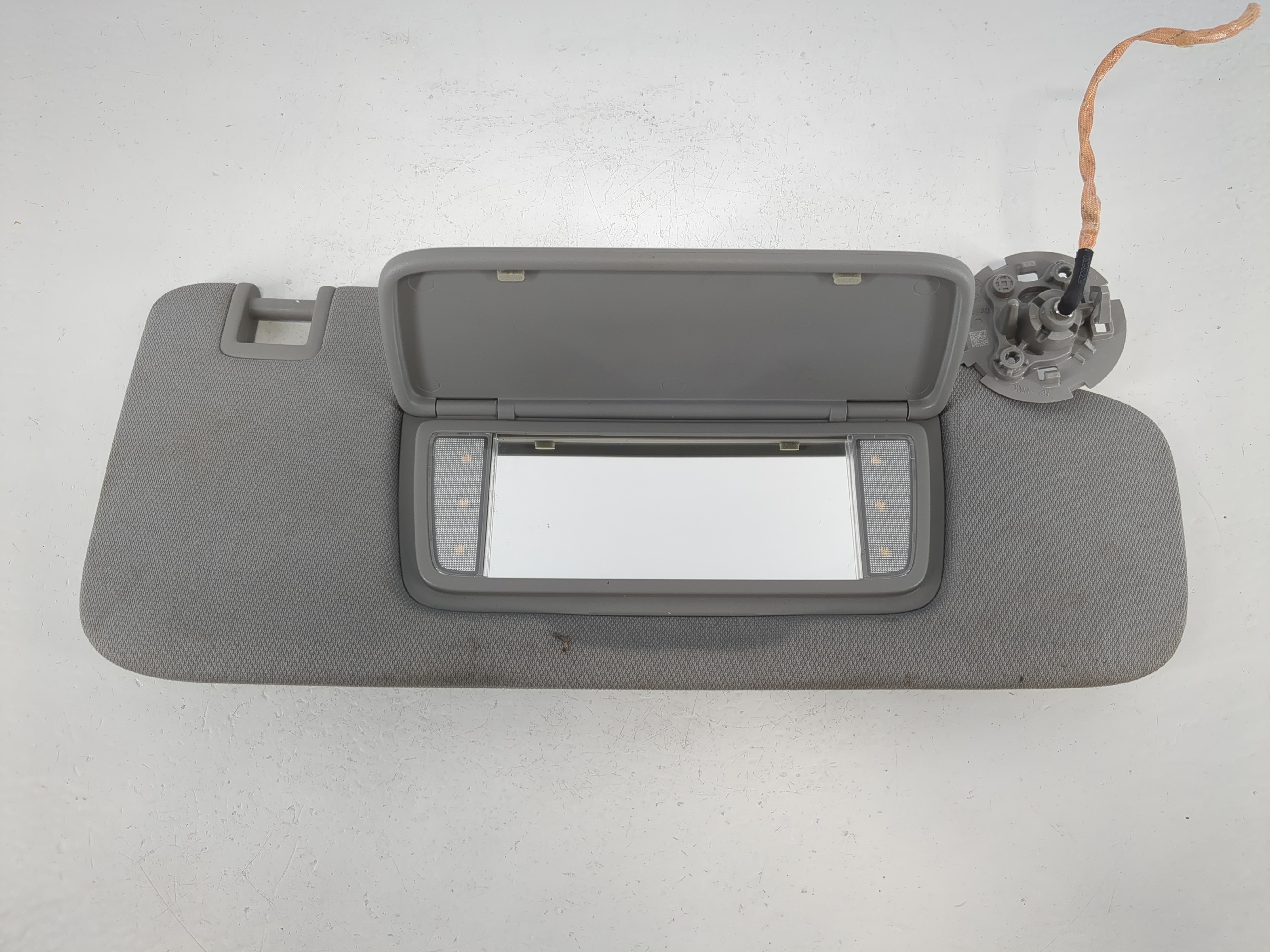 2020-2022 Chevrolet Equinox Passenger Sun Visor Mirror Right Sunvisor 1095038 - Oemusedautoparts1.com