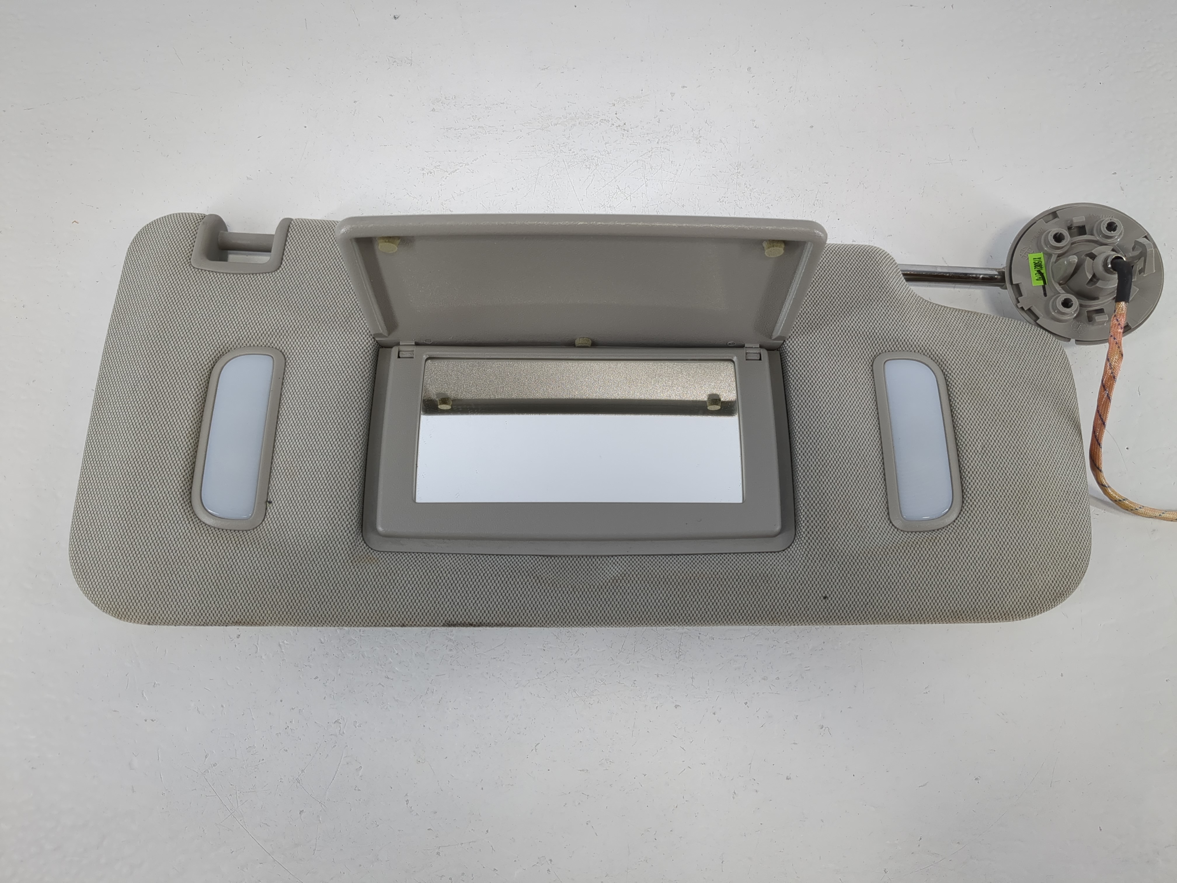 2013-2021 Buick Encore Passenger Sun Visor Mirror Right Sunvisor Grey 1095044 - Oemusedautoparts1.com