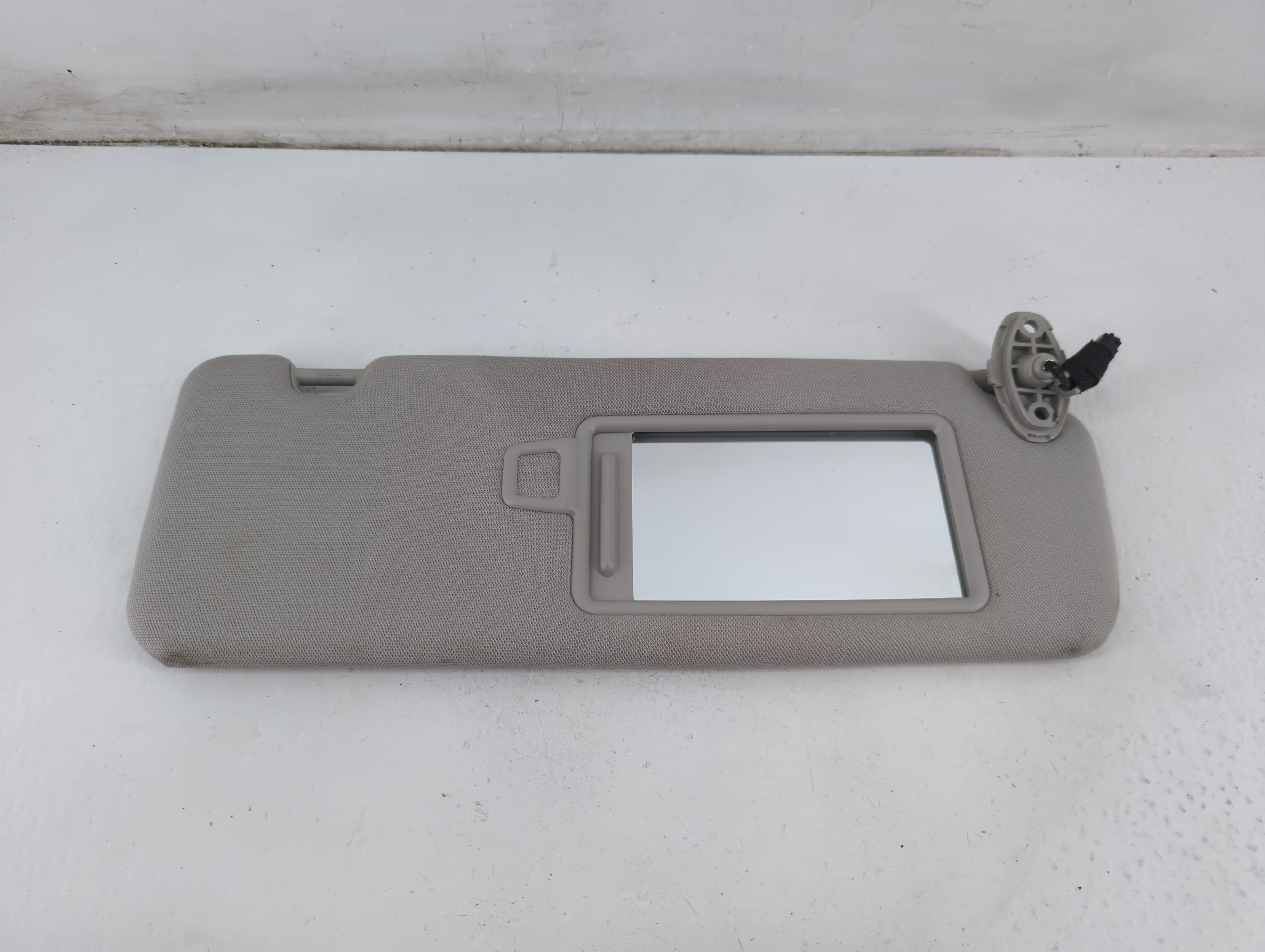 2016-2020 Kia Sorento Passenger Sun Visor Mirror Right Sunvisor Grey 1095065 - Oemusedautoparts1.com