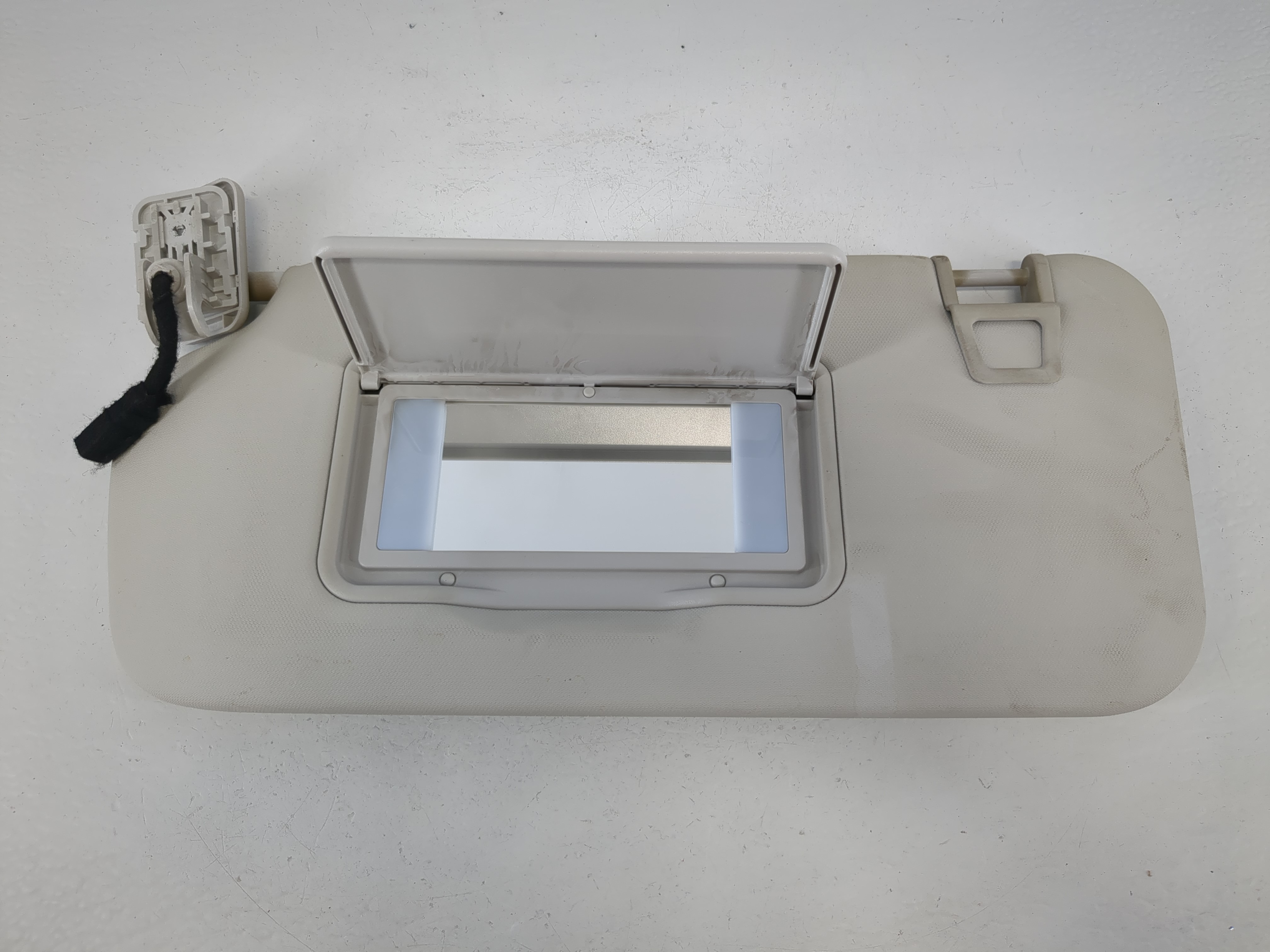 2024 Ford Bronco Driver Sun Visor Mirror Left Sunvisor Grey 1095090 - Oemusedautoparts1.com