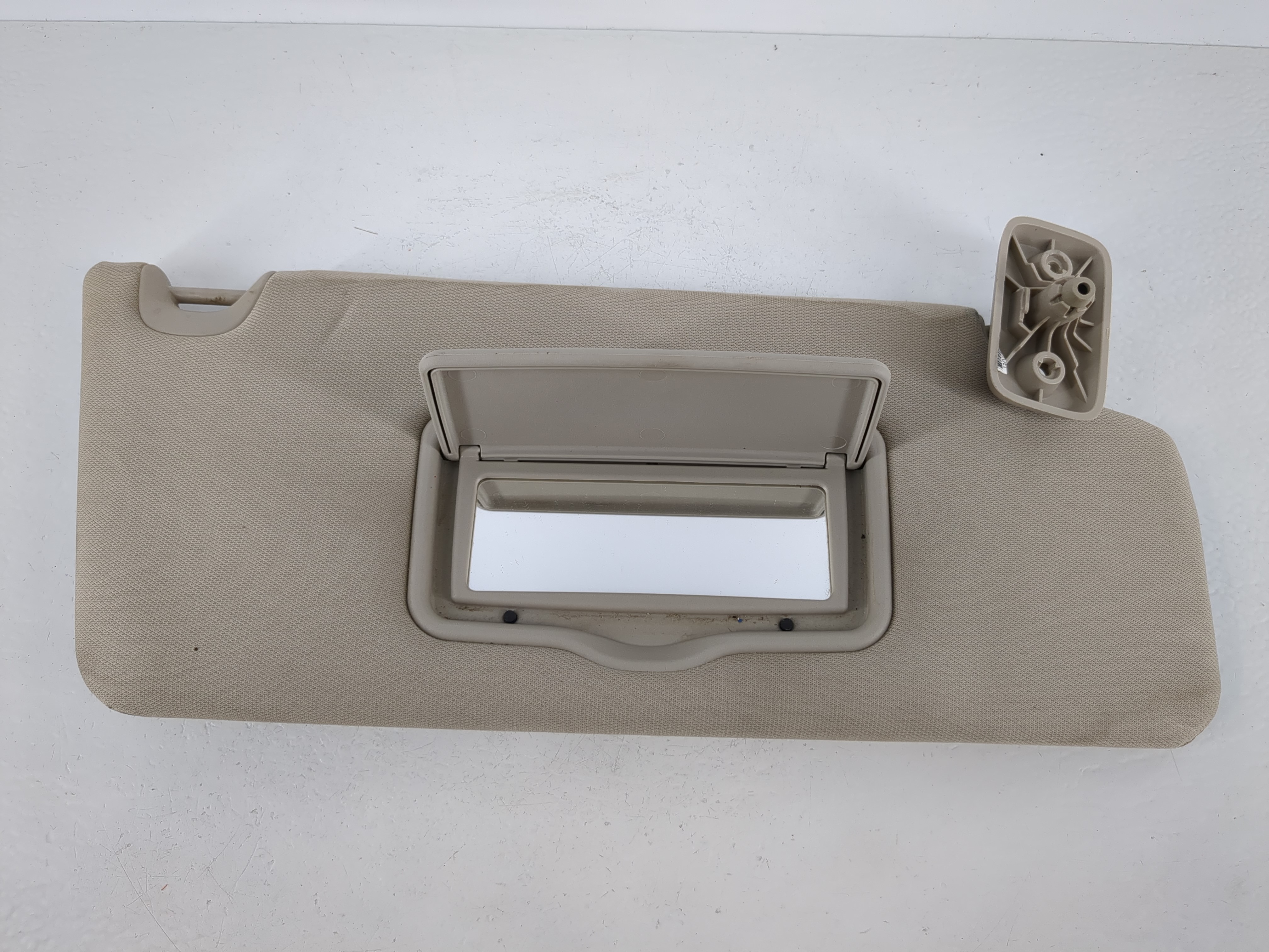 2012-2013 Audi A5 Passenger Sun Visor Mirror Right Sunvisor Beige 1095097 - Oemusedautoparts1.com