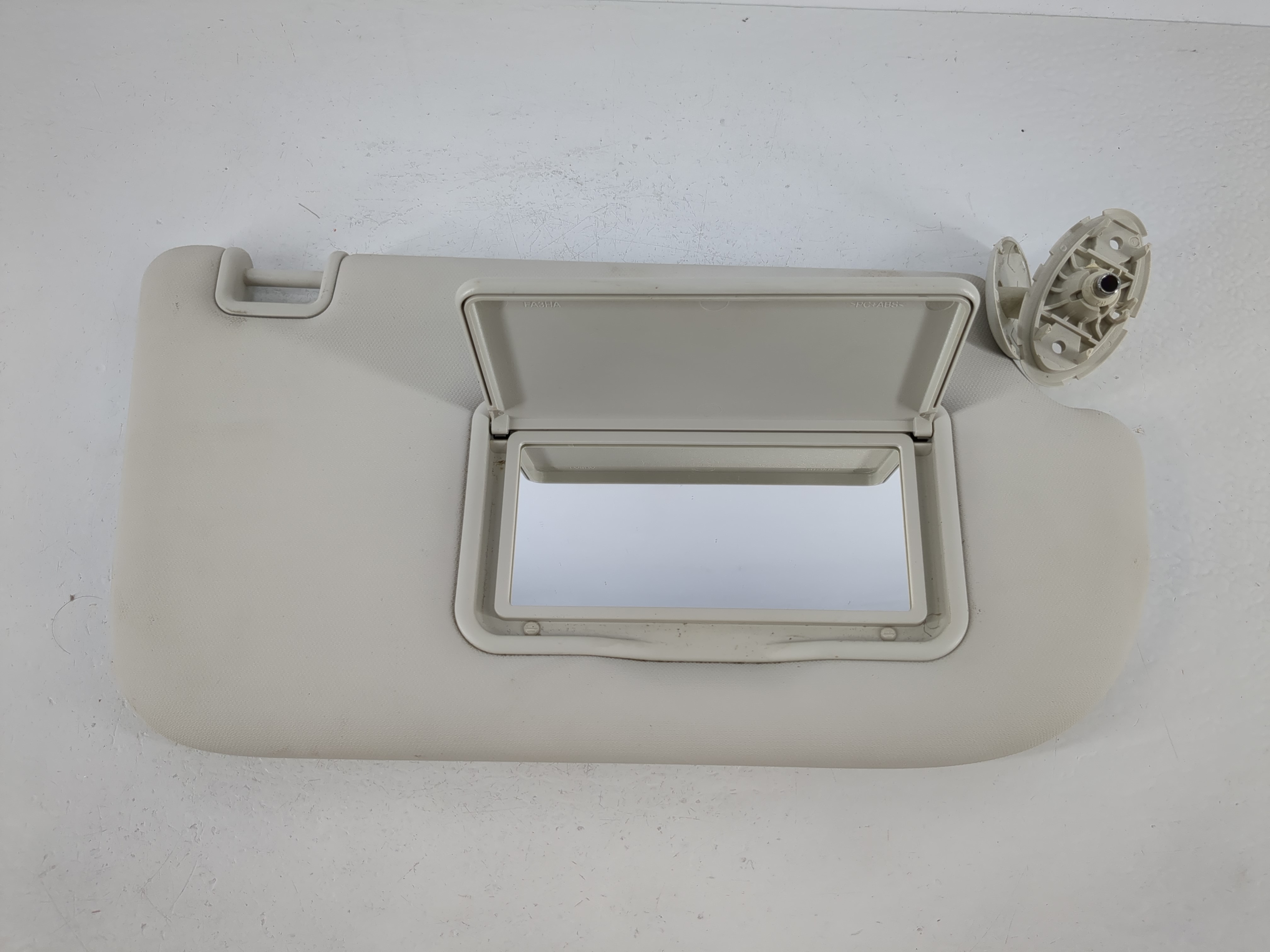 Picture of 2013-2019 Ford Escape Passenger Sun Visor Mirror Right Sunvisor Ivory 1095100