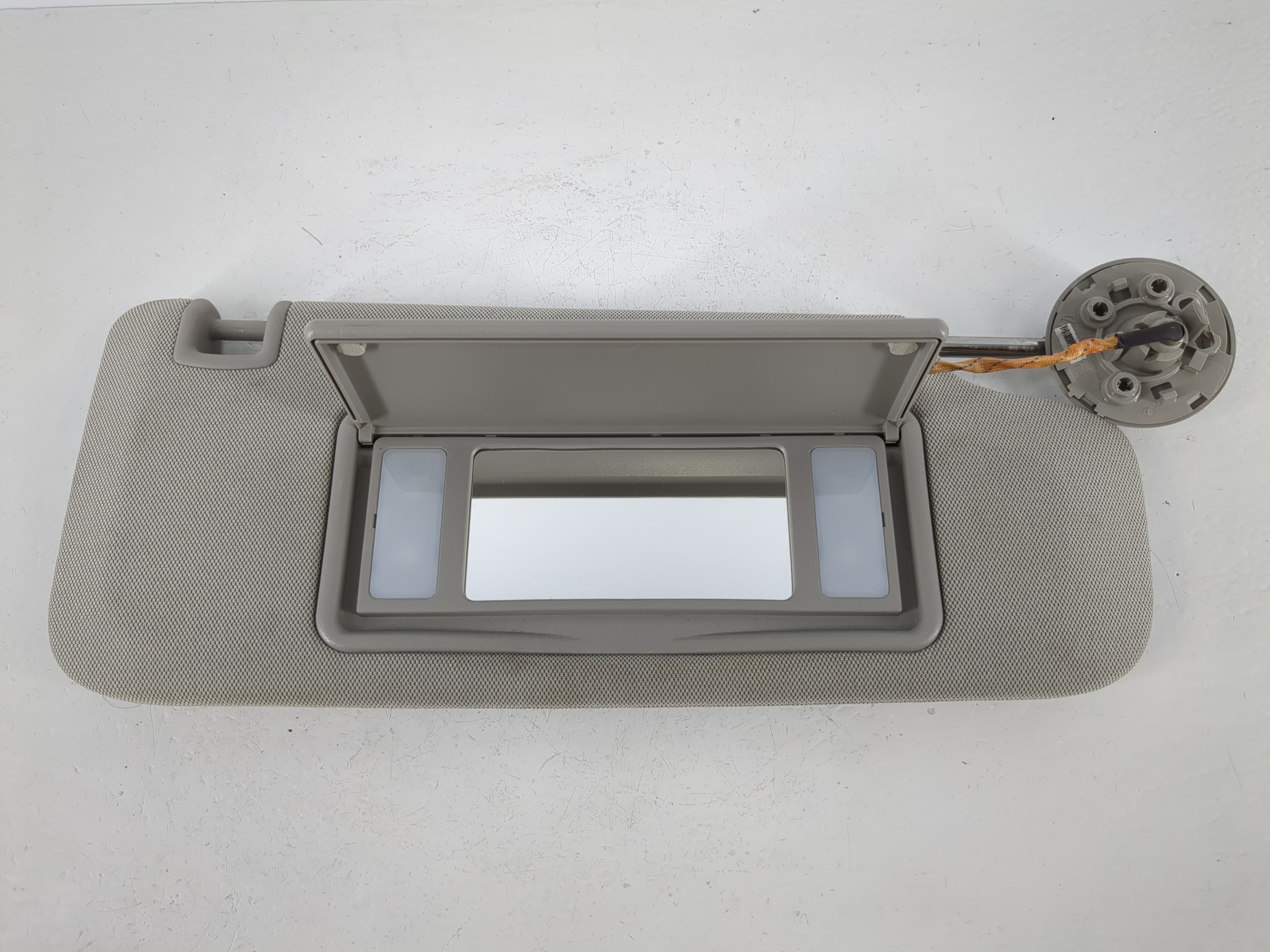 2013-2016 Chevrolet Malibu Passenger Sun Visor Mirror Right Sunvisor 1095103 - Oemusedautoparts1.com