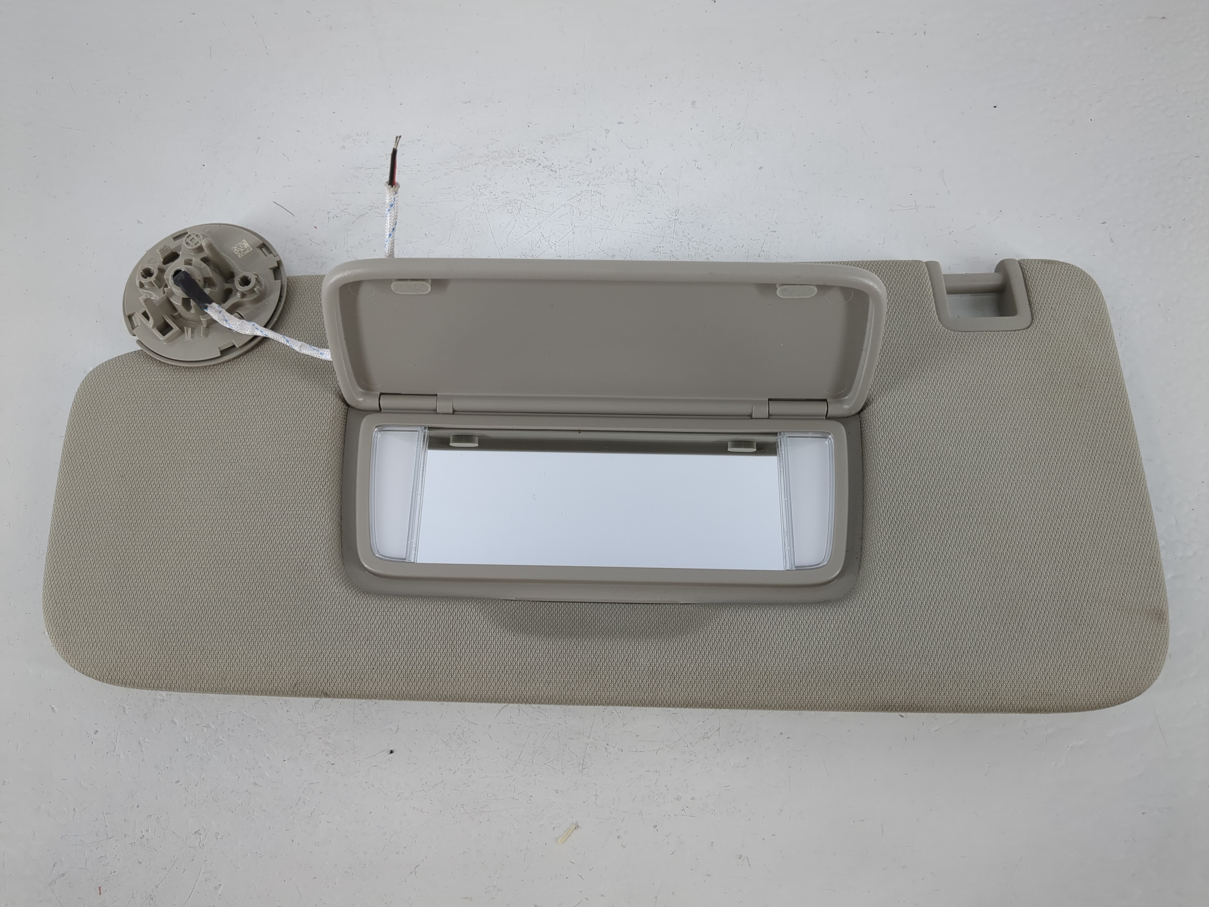 2024 Buick Encore Driver Sun Visor Mirror Left Sunvisor Gray 1095106 - Oemusedautoparts1.com