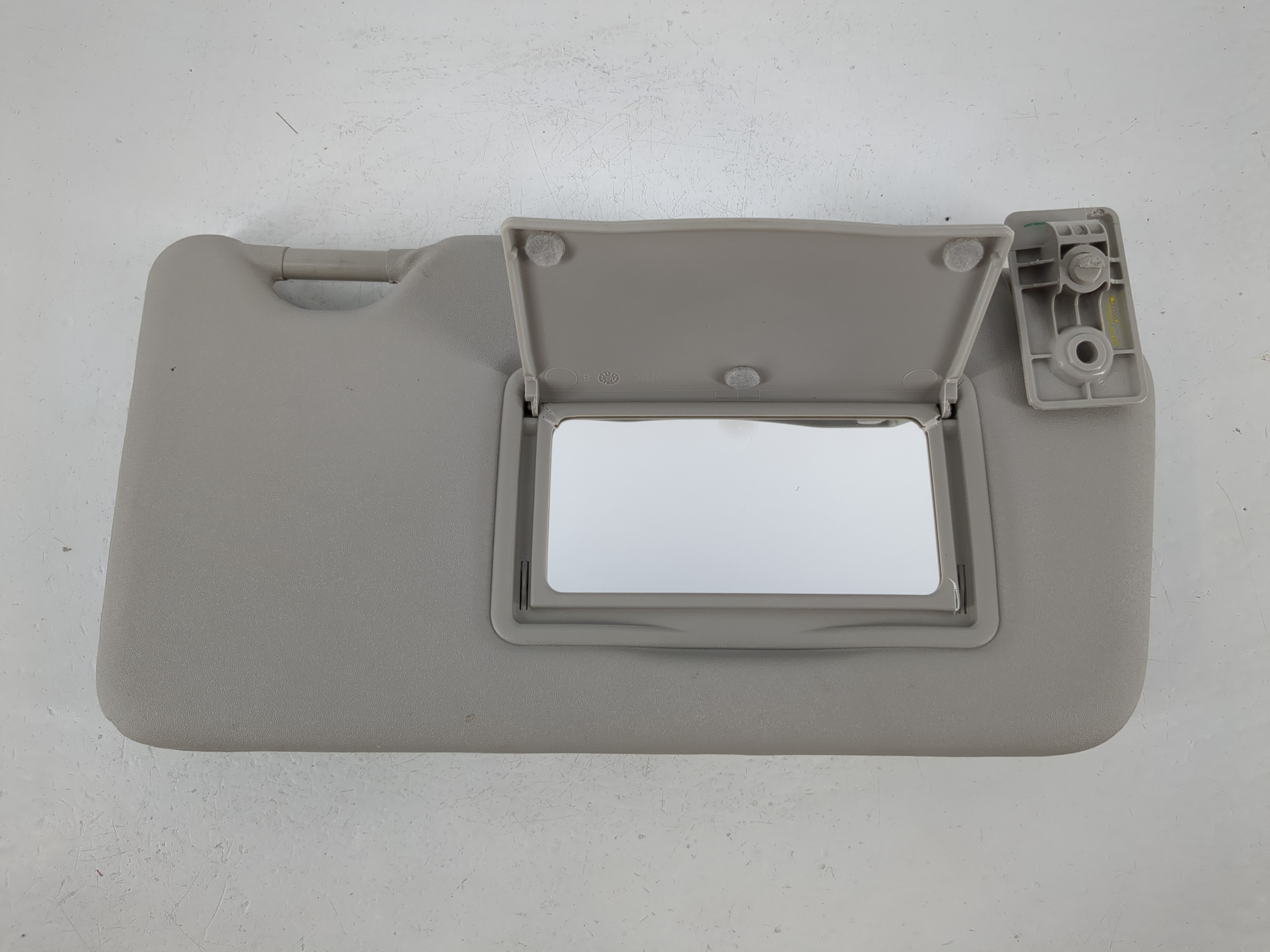2016-2019 Nissan Versa Passenger Sun Visor Mirror Right Sunvisor Gray 1095110 - Oemusedautoparts1.com